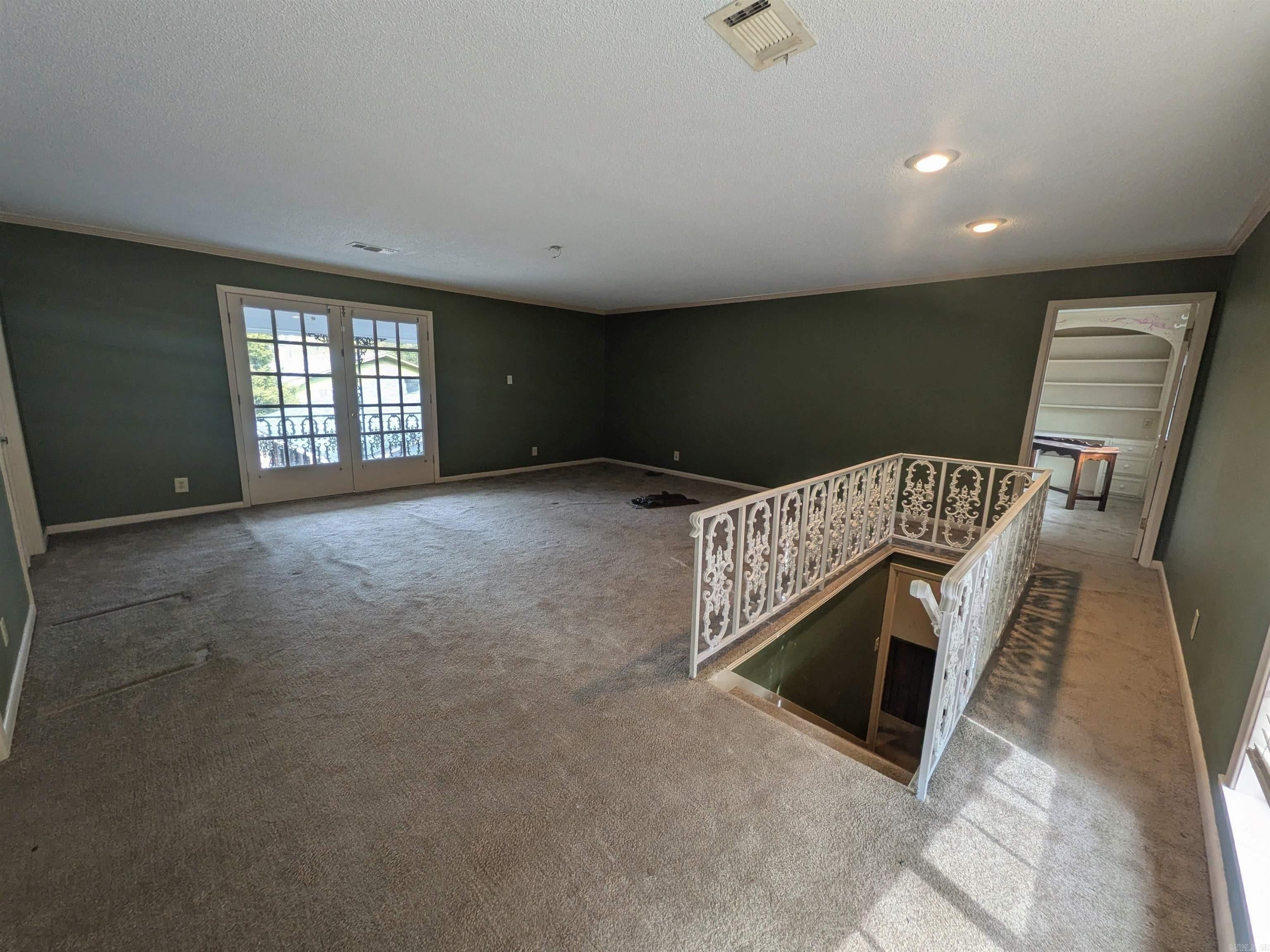 128 Elaine Property Photo 18