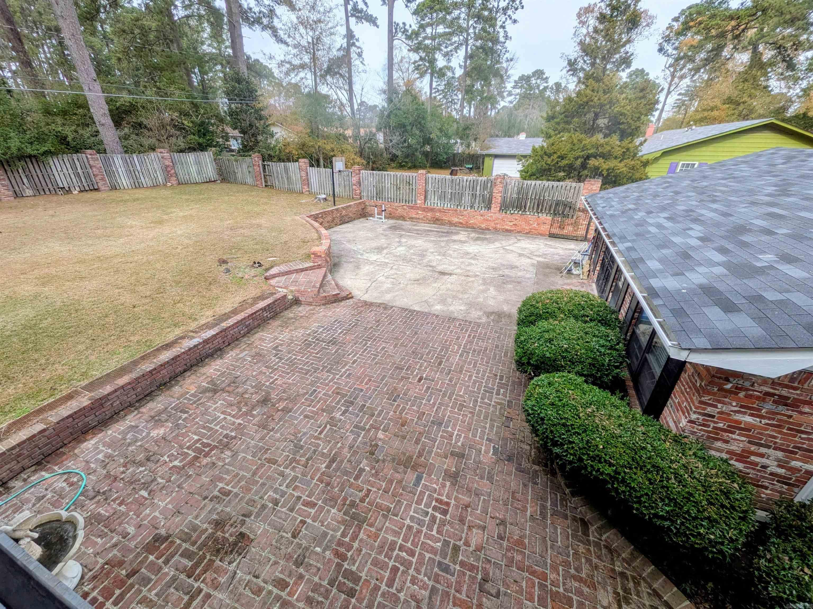 128 Elaine Property Photo 24