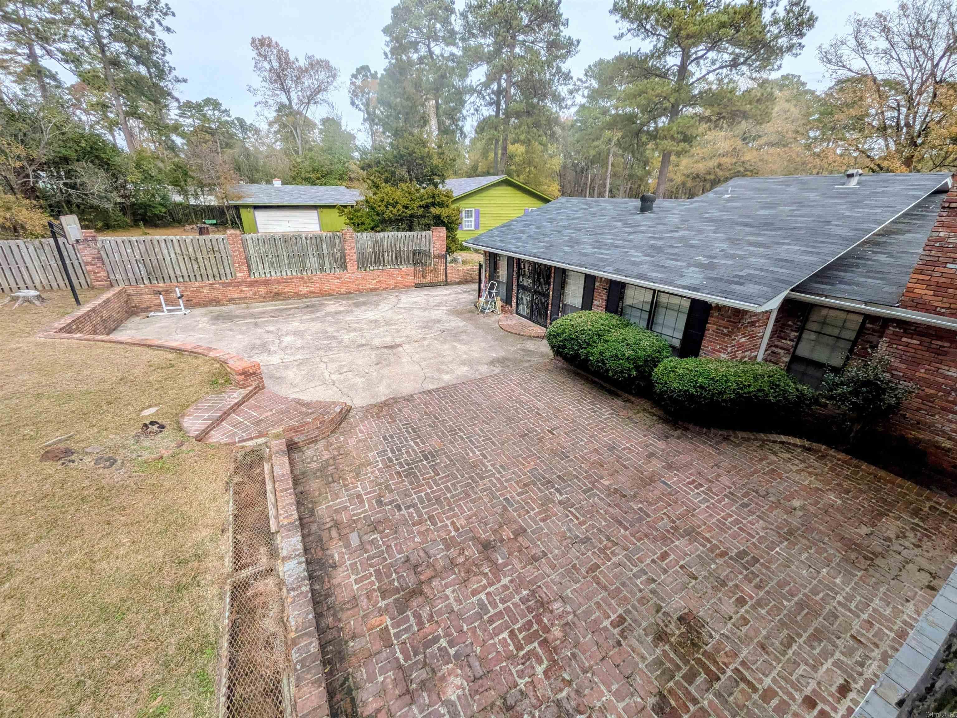 128 Elaine Property Photo 26