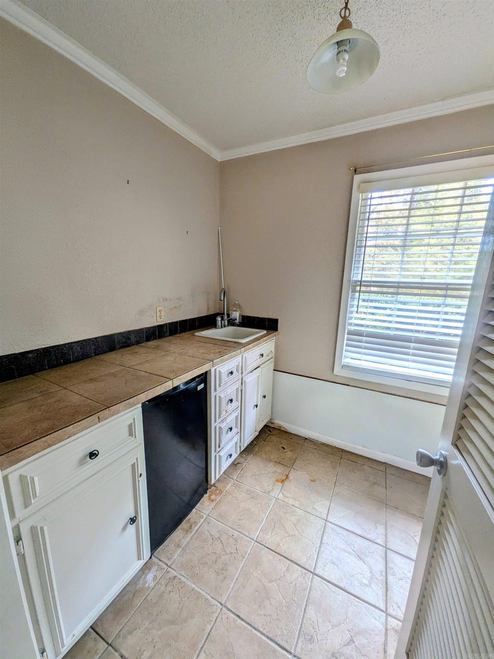 128 Elaine Property Photo 31