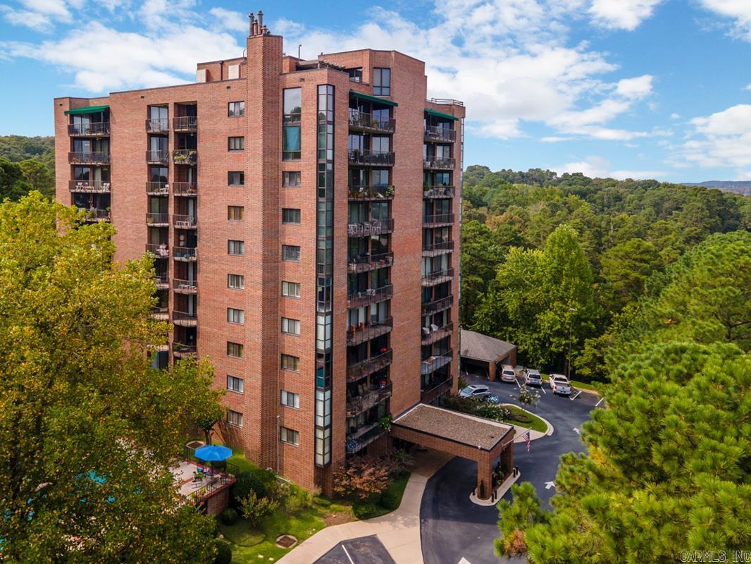 1 Treetops Lane