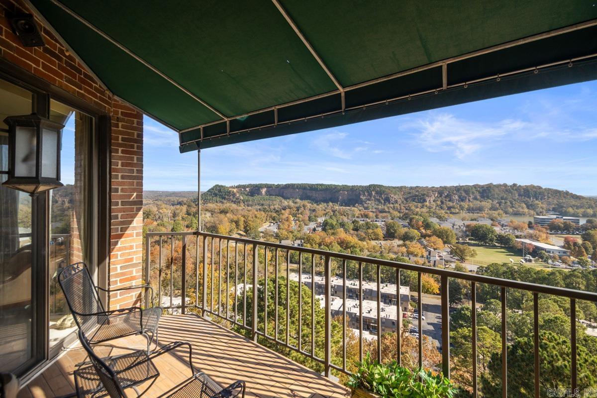 1 Treetops Lane Property Photo 32