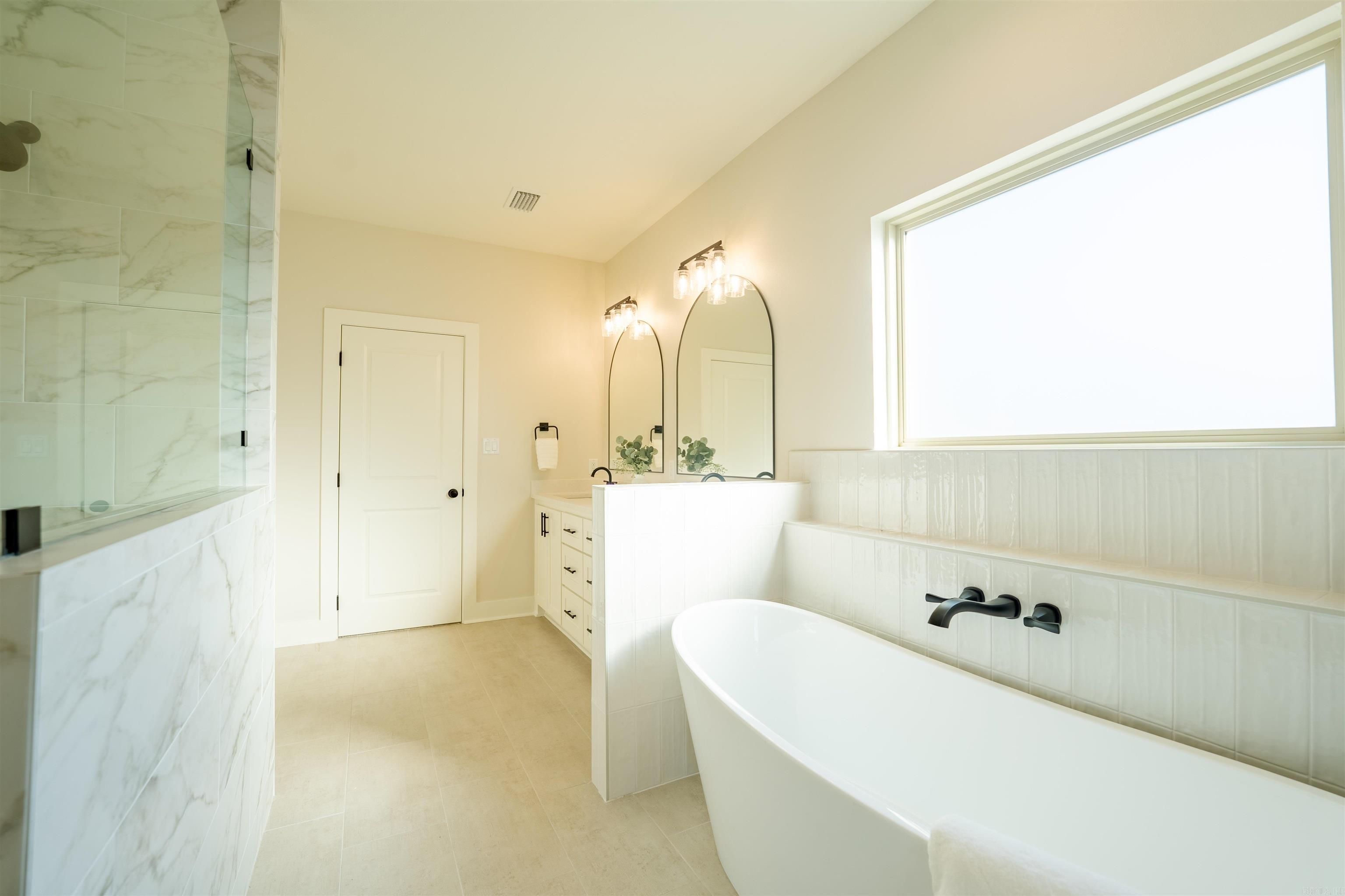 608 Corondelet Lane Property Photo 15