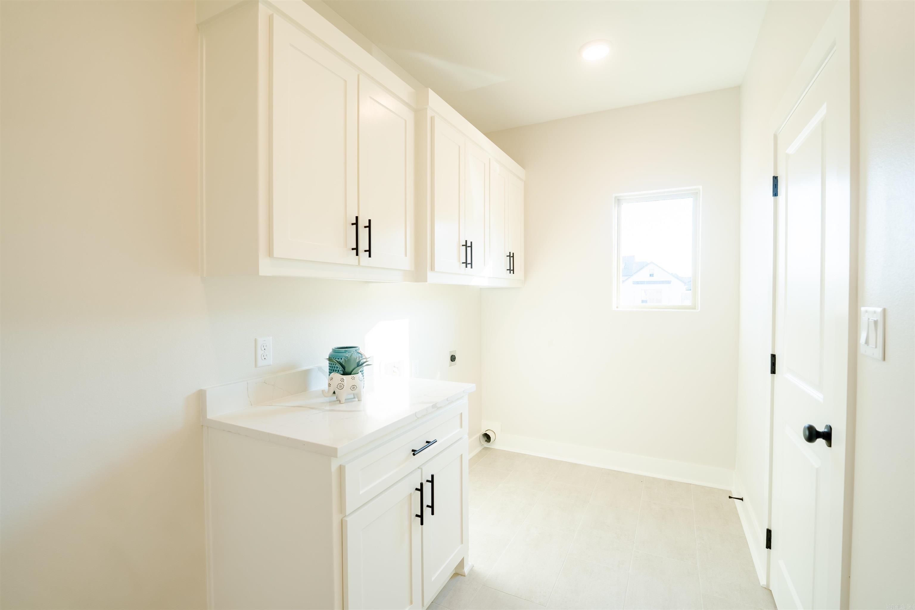 608 Corondelet Lane Property Photo 17