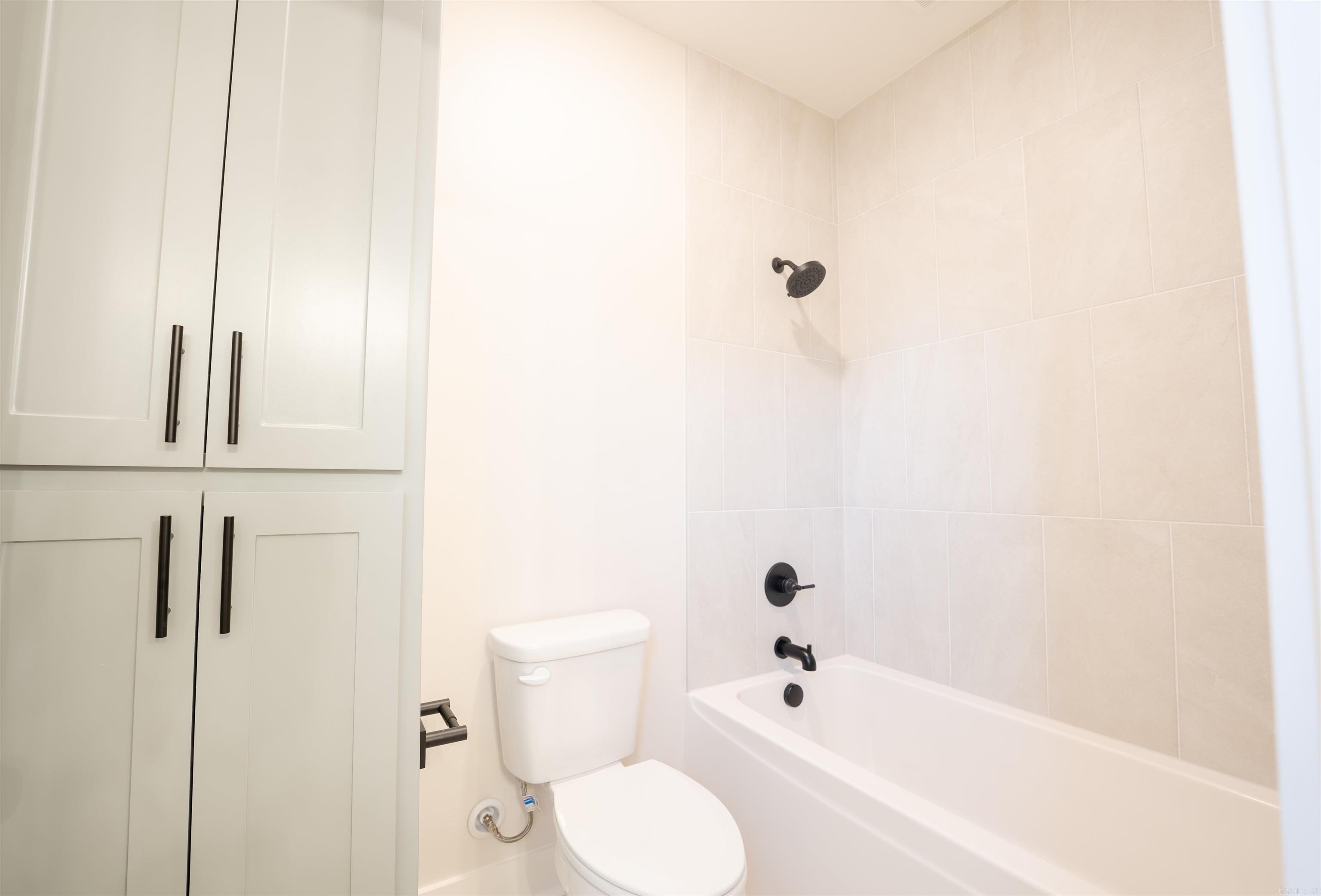 608 Corondelet Lane Property Photo 18