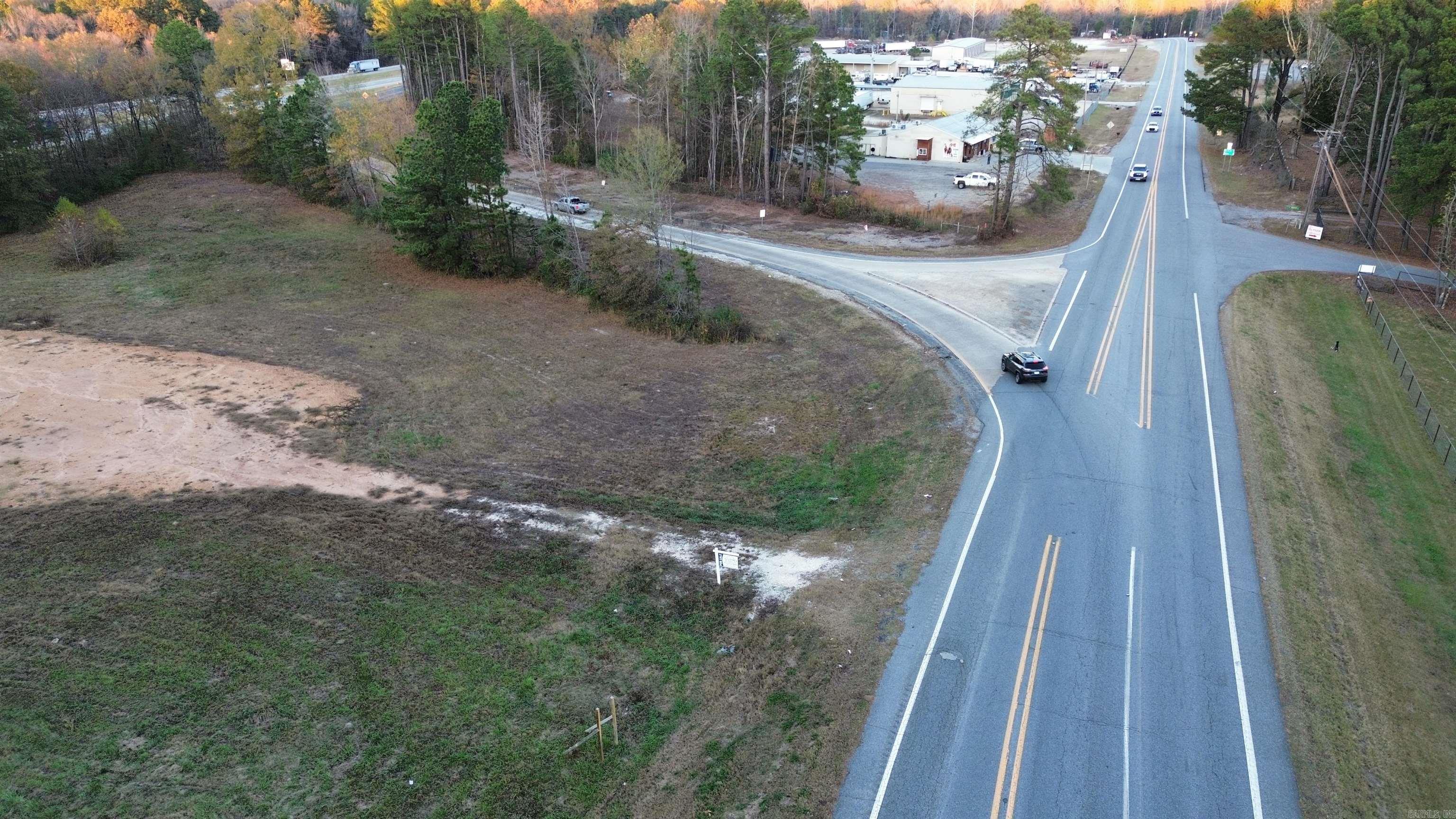 000 67 & I-30 Highway Property Photo 4