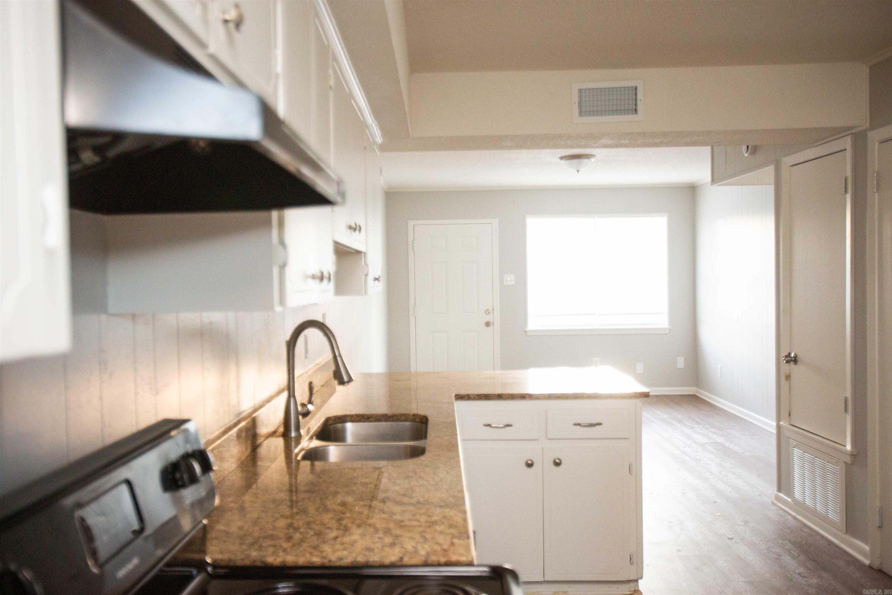 3017 Parkway Drive 6 Property Photo 7