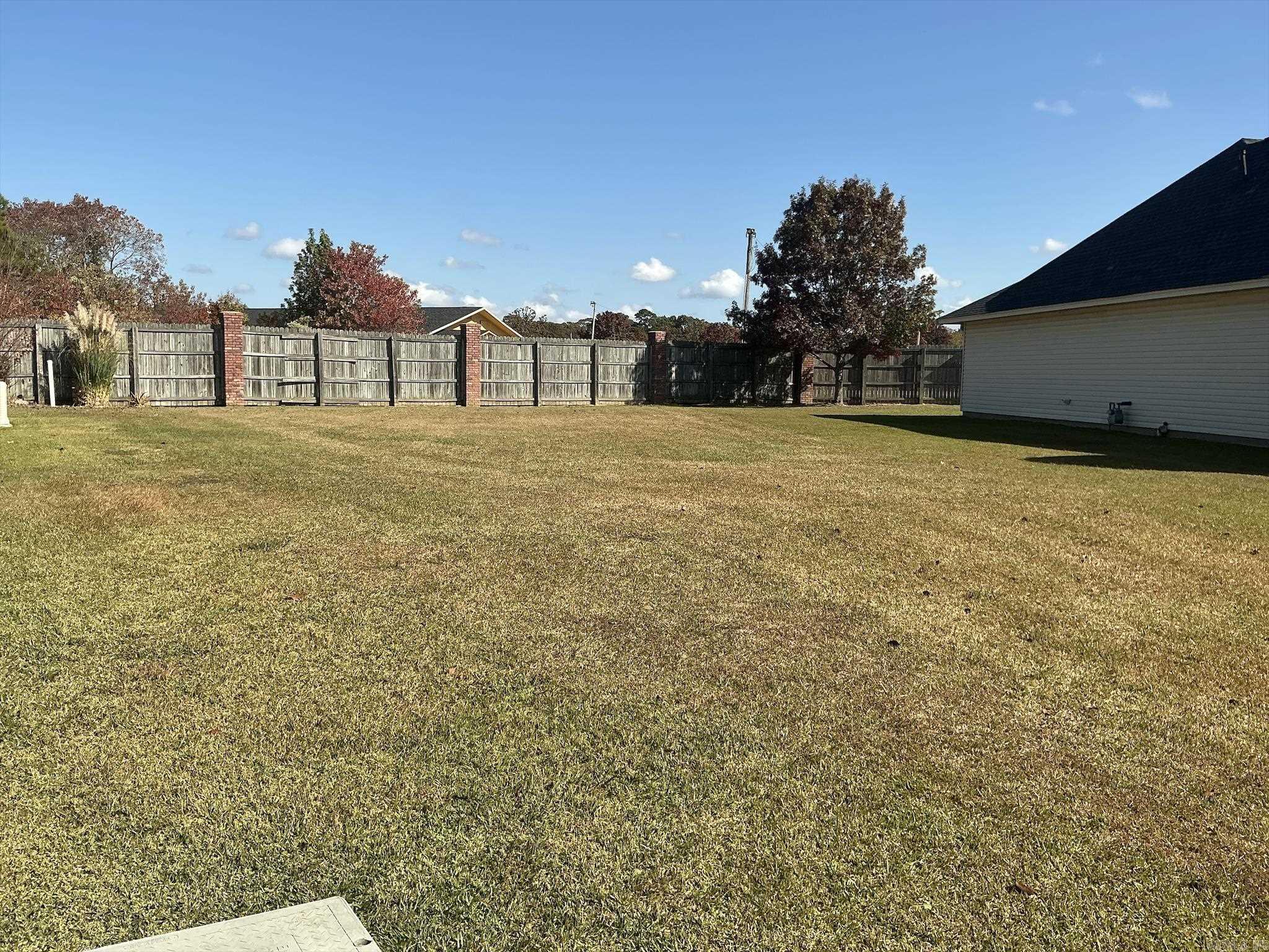 205 Stonegate Property Photo 2