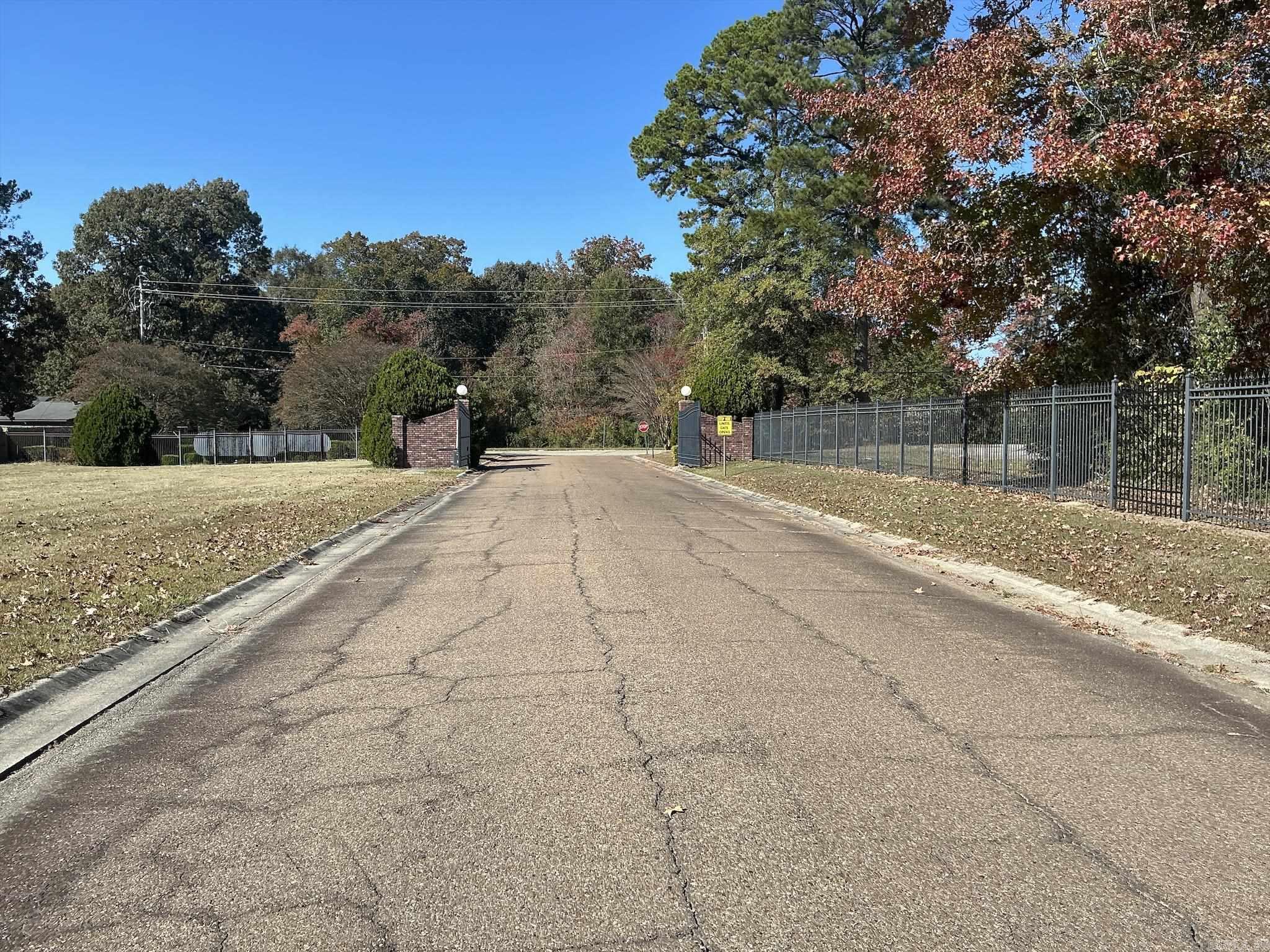 205 Stonegate Property Photo 9