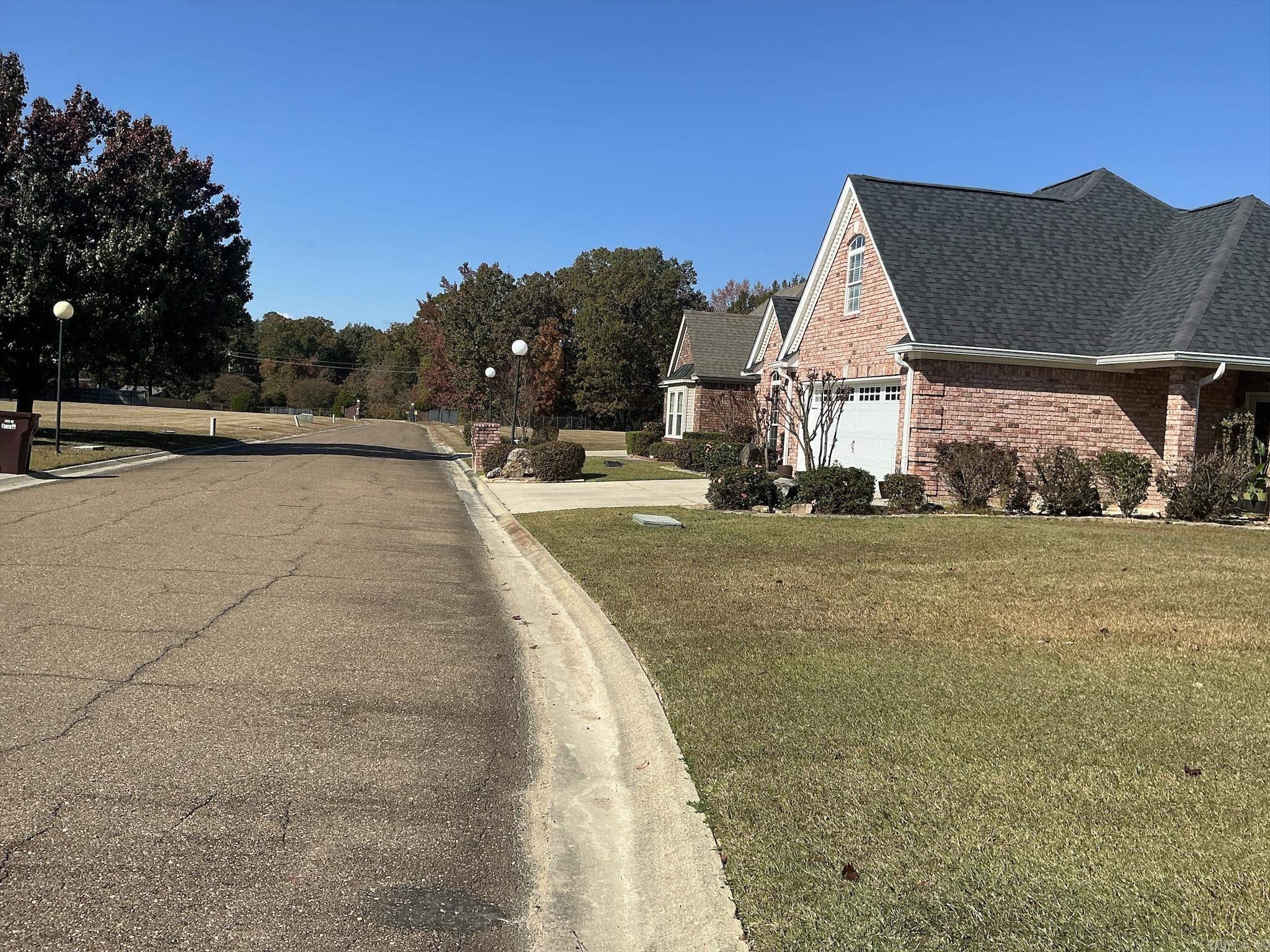 205 Stonegate Property Photo 11