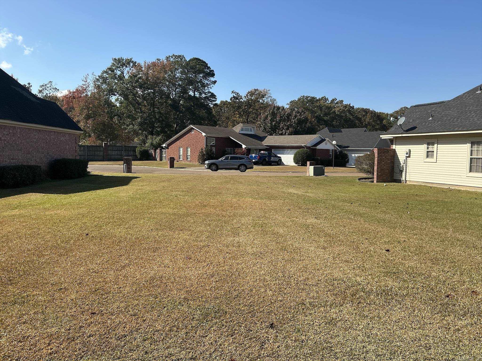209 Stonegate Property Photo 4