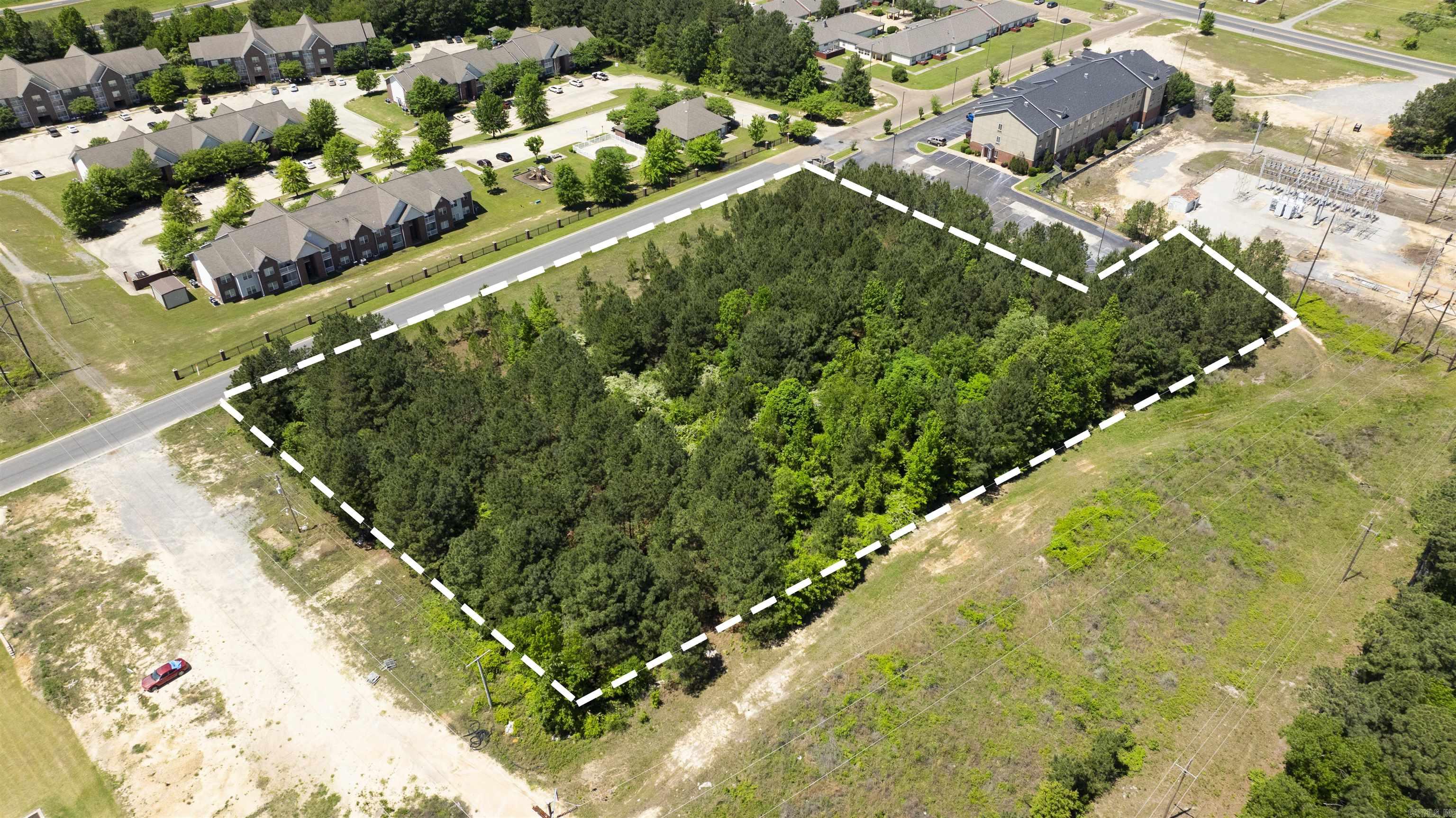 Beverly Dr. Property Photo 1