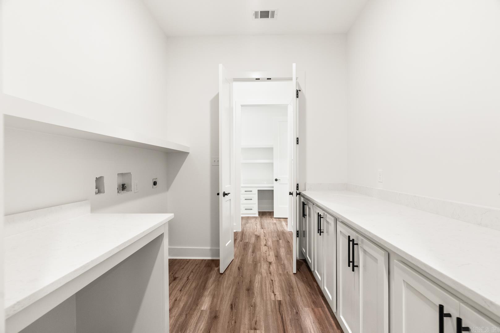 34 Kirkland Property Photo 20