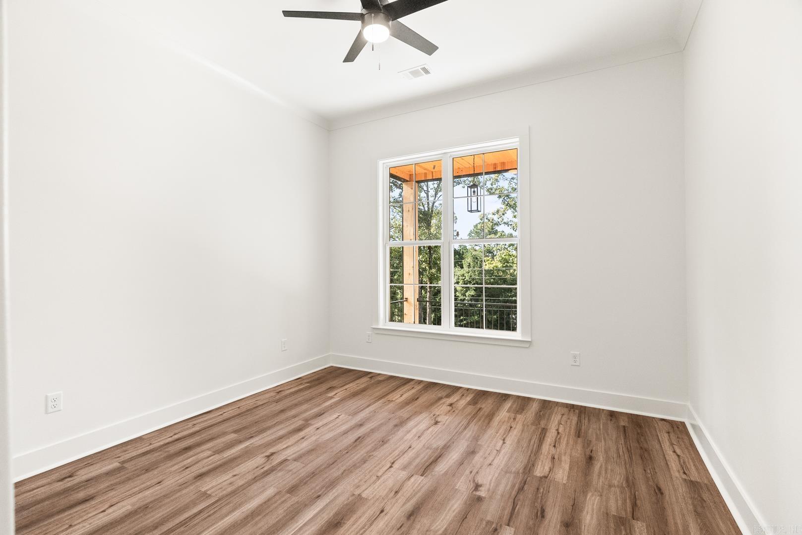 34 Kirkland Property Photo 26