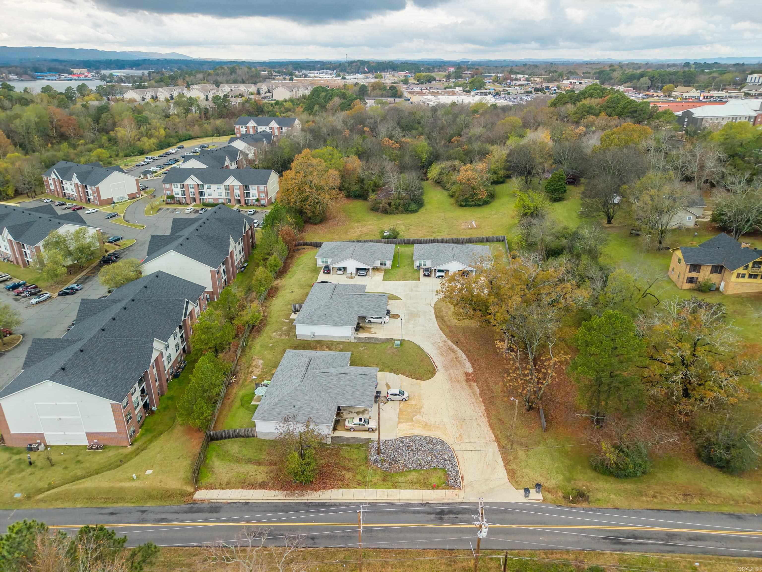 180 Lakeland Drive Property Photo 1