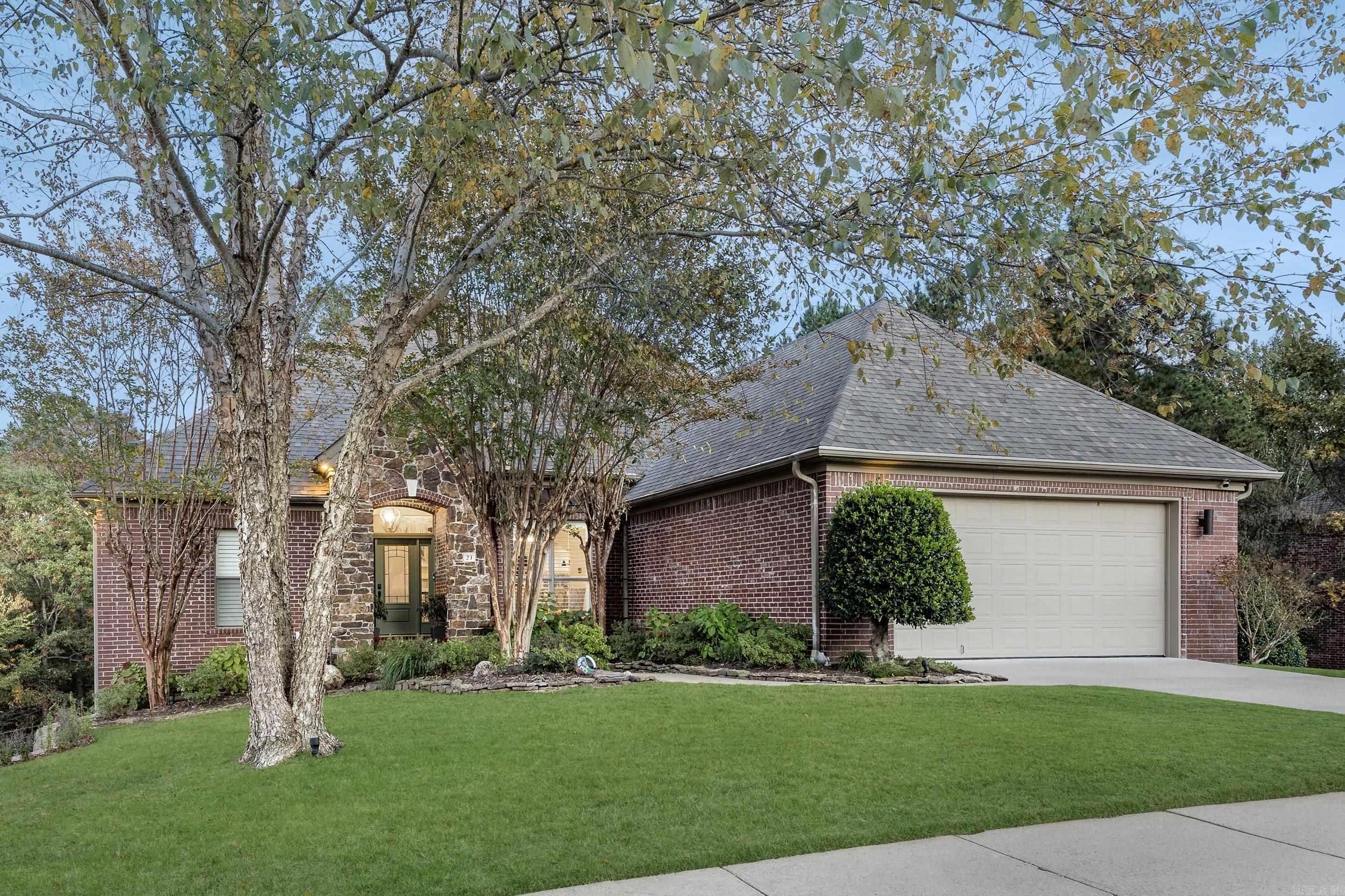 21 Epernay Circle Property Photo 3