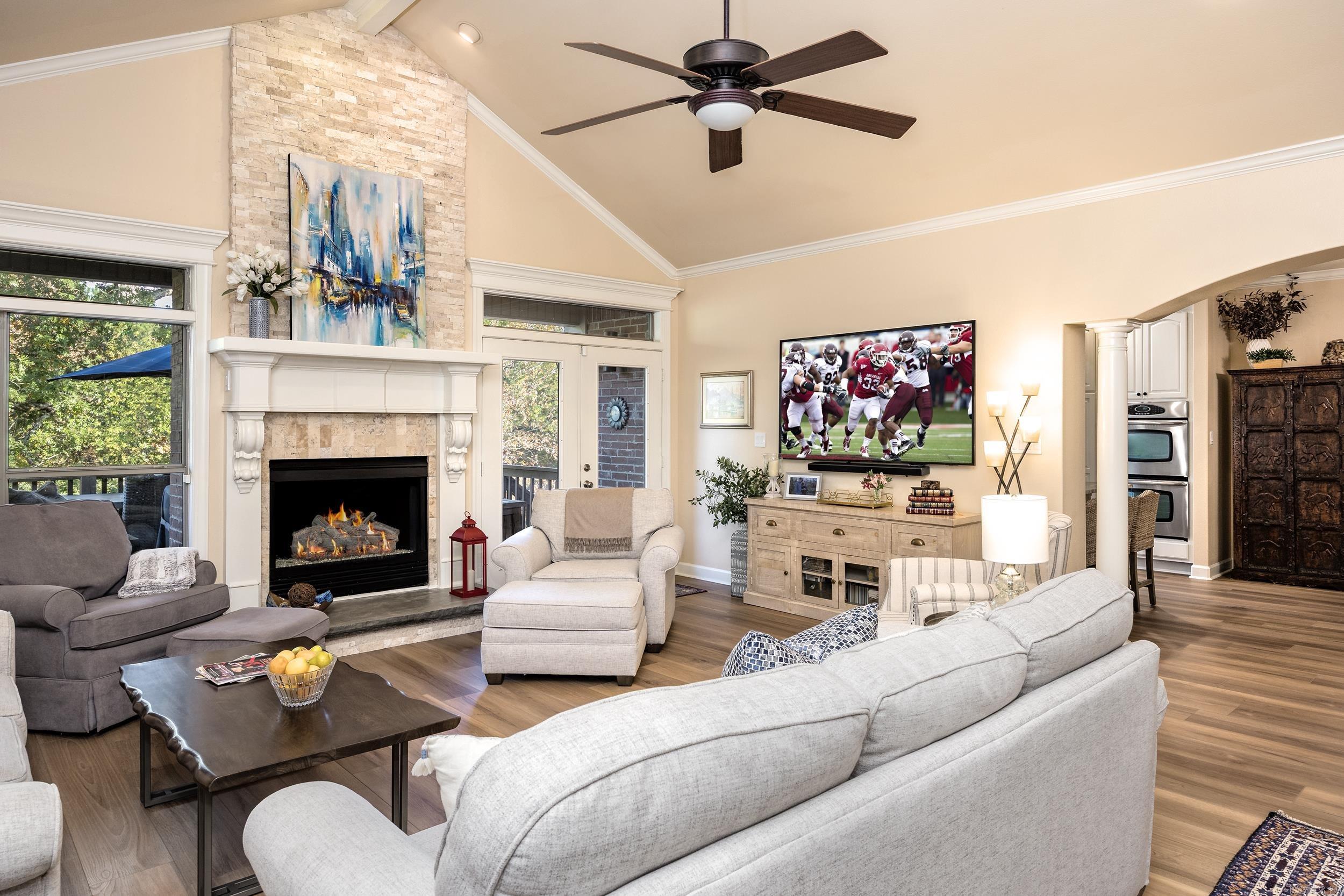 21 Epernay Circle Property Photo 7