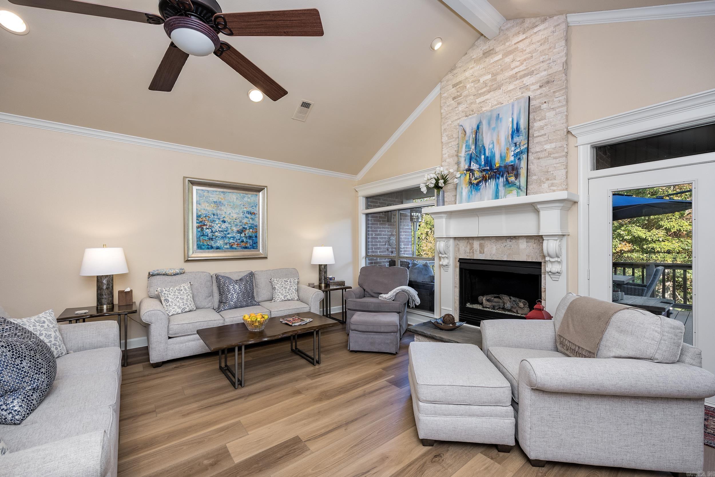 21 Epernay Circle Property Photo 8
