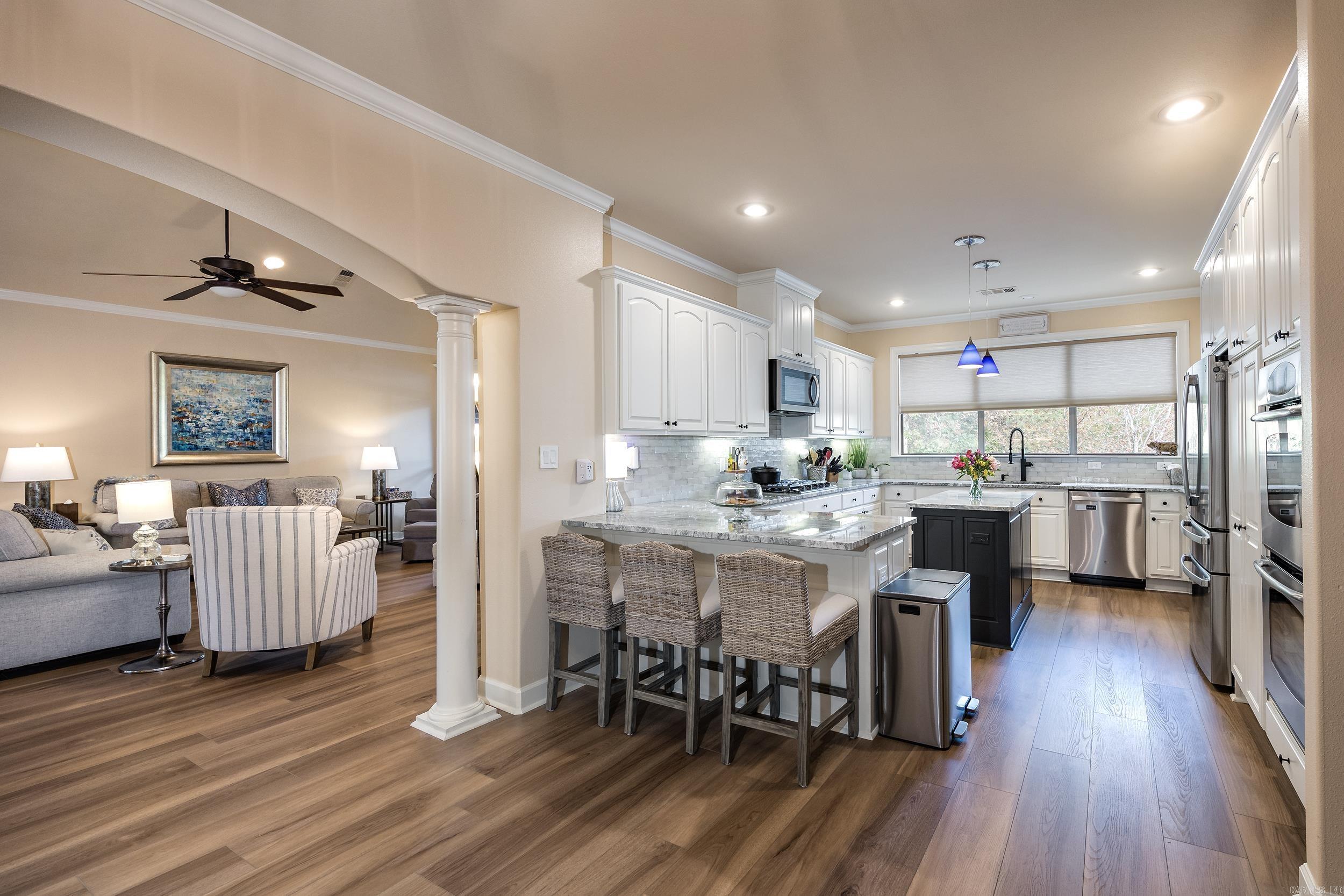 21 Epernay Circle Property Photo 15