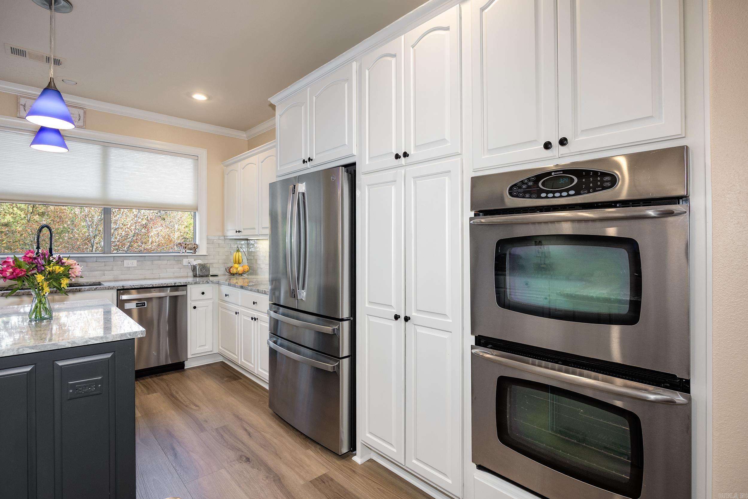 21 Epernay Circle Property Photo 16