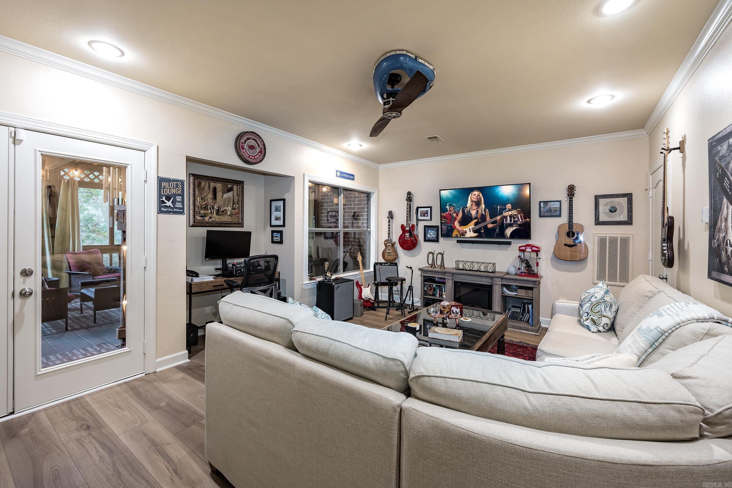 21 Epernay Circle Property Photo 35