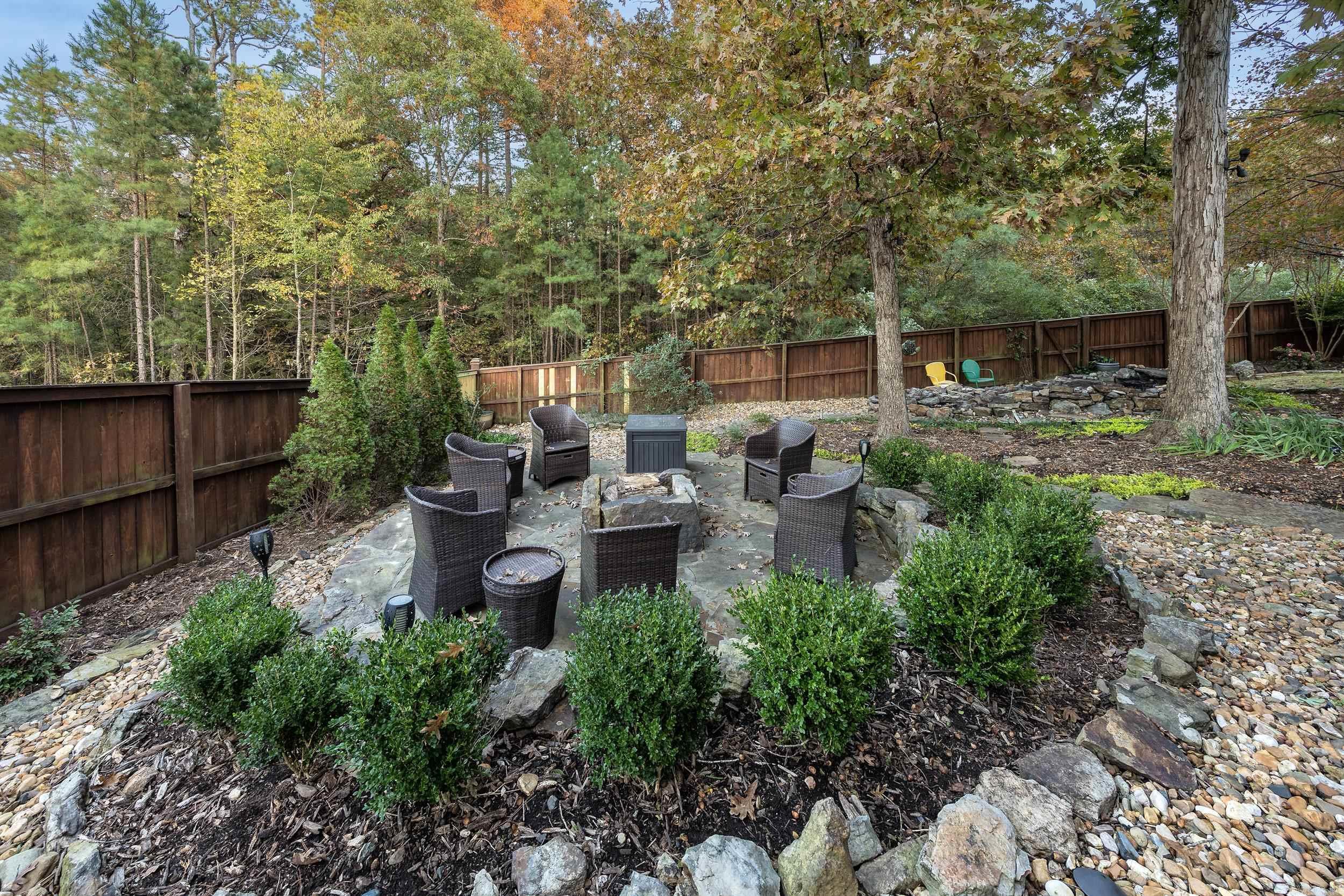 21 Epernay Circle Property Photo 44