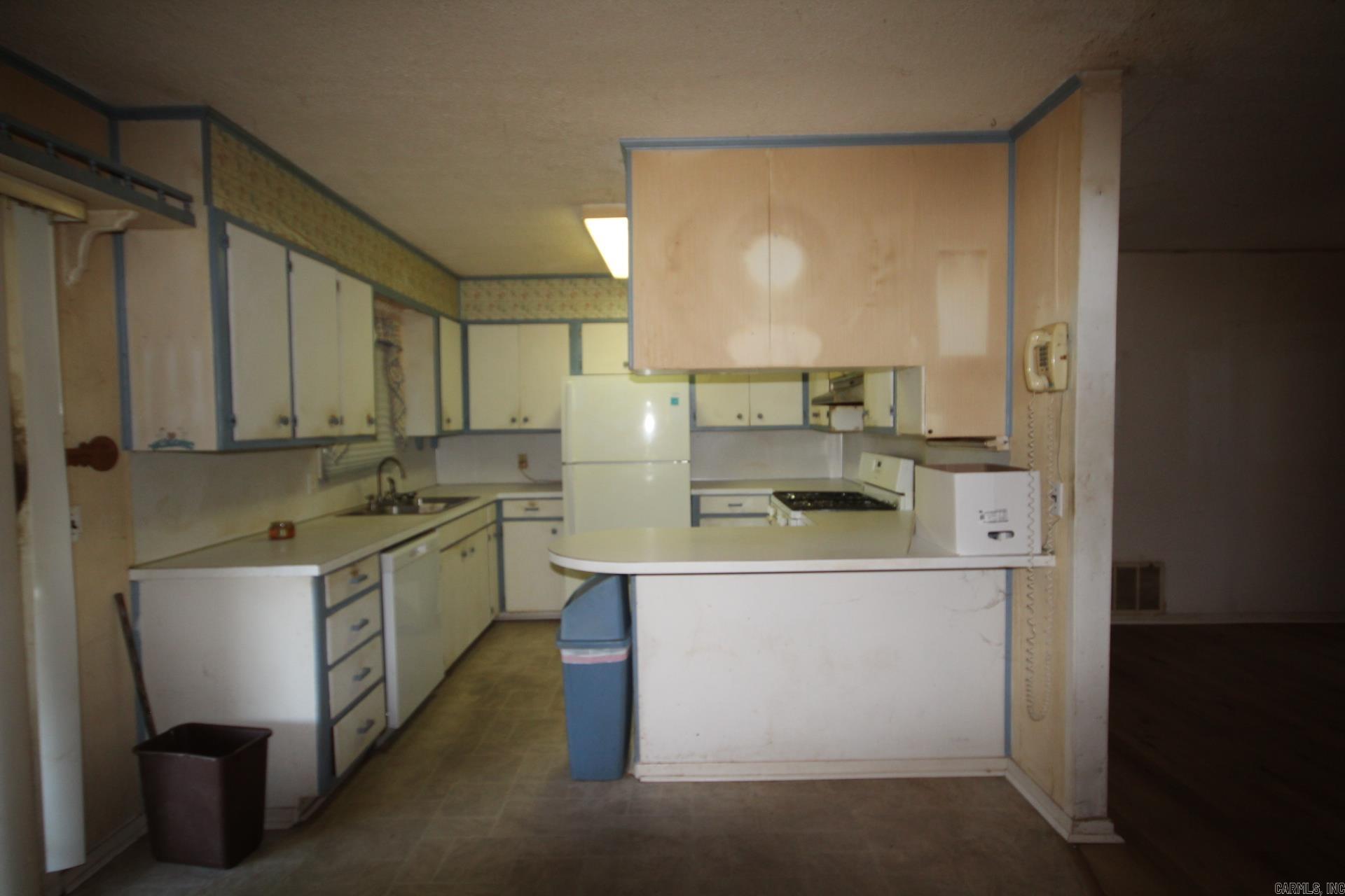 249 Hempstead 326 Property Photo 2