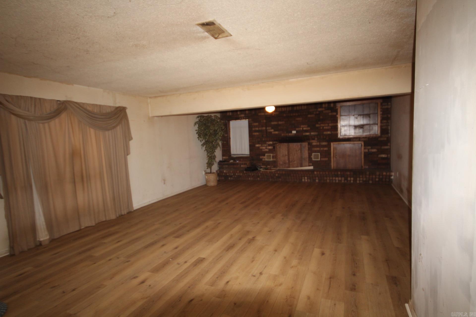 249 Hempstead 326 Property Photo 3