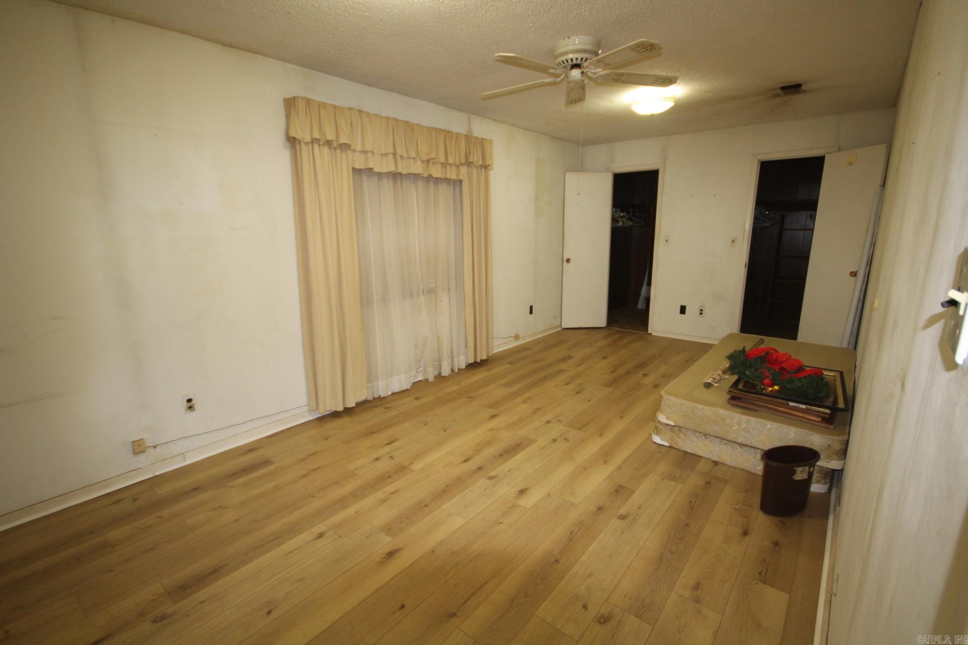 249 Hempstead 326 Property Photo 5