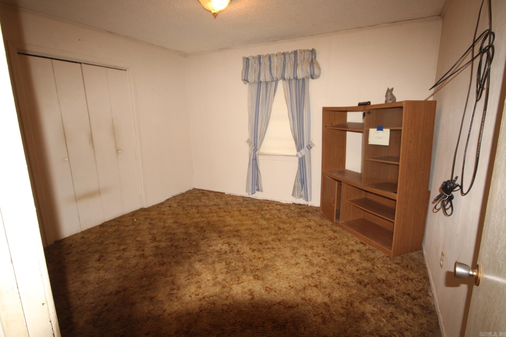 249 Hempstead 326 Property Photo 6