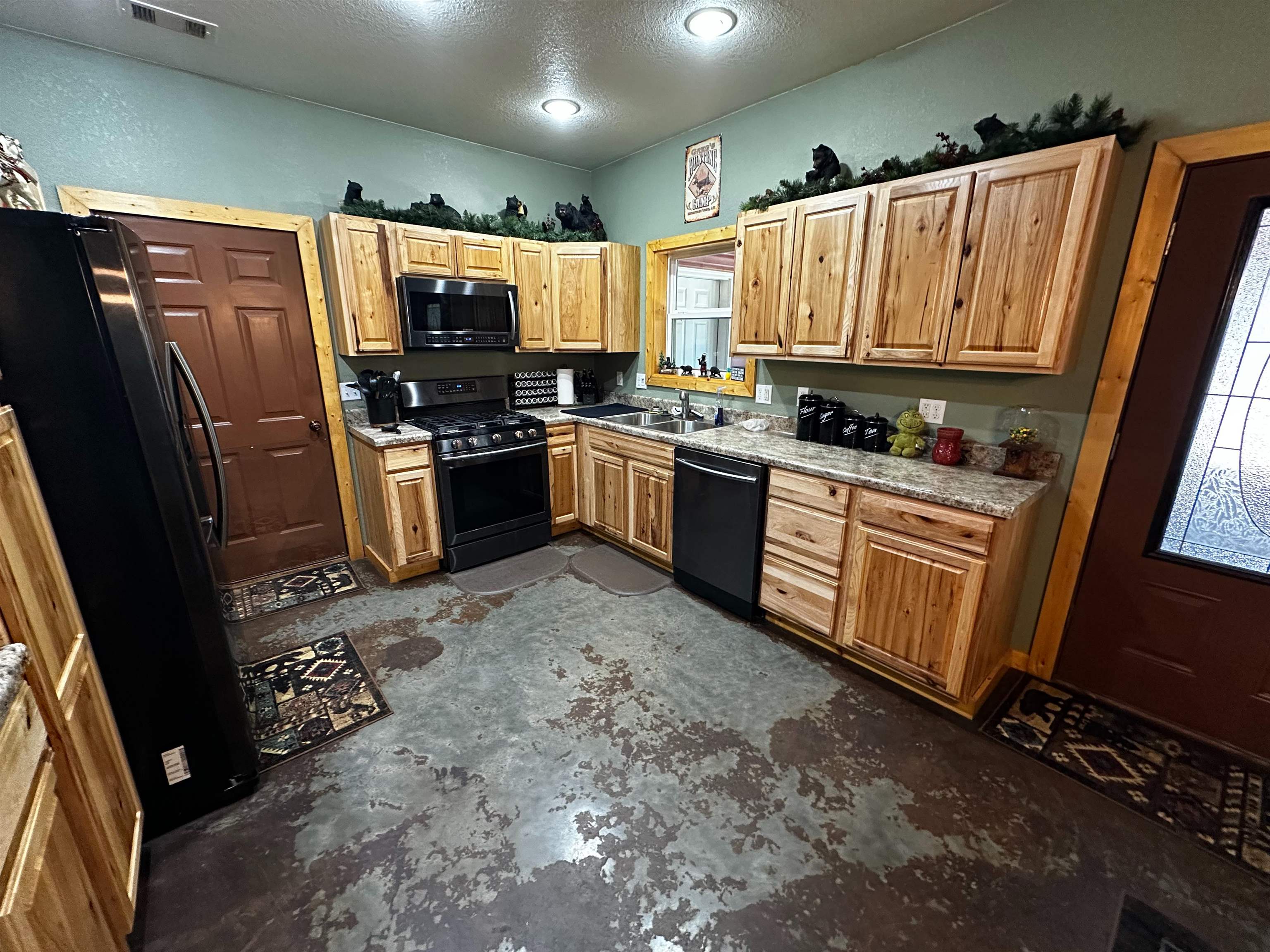 206 N Grover Avenue Property Photo 6