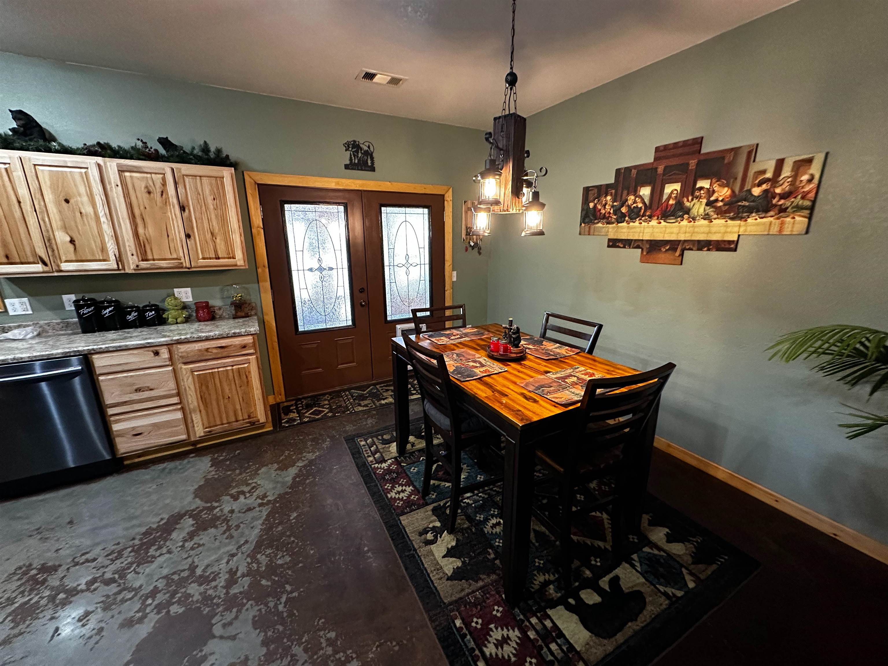 206 N Grover Avenue Property Photo 8