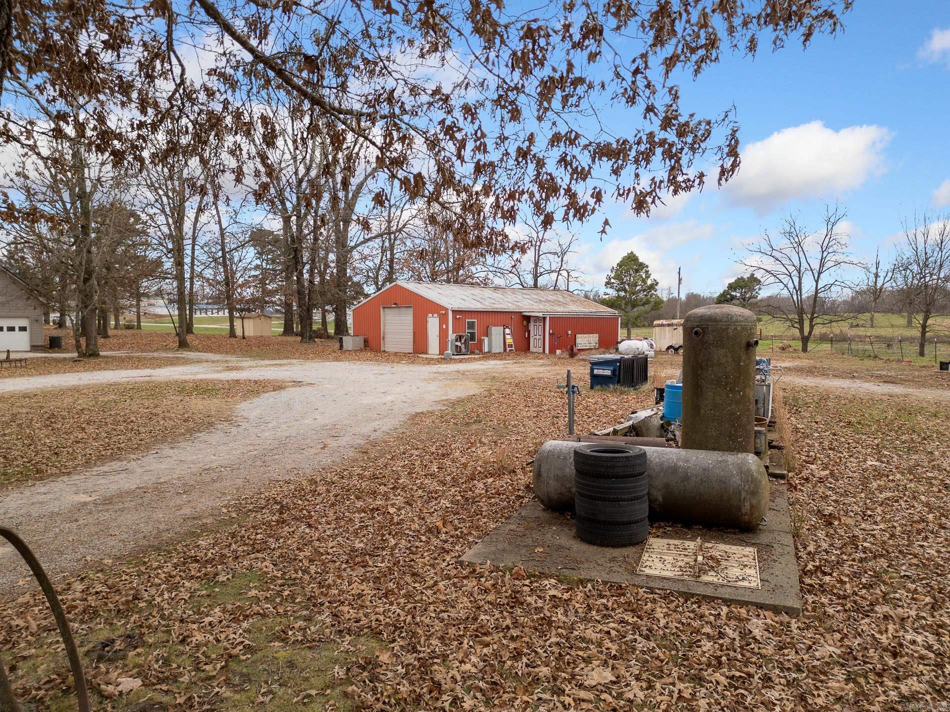 8049 N Highway 7 Property Photo 8