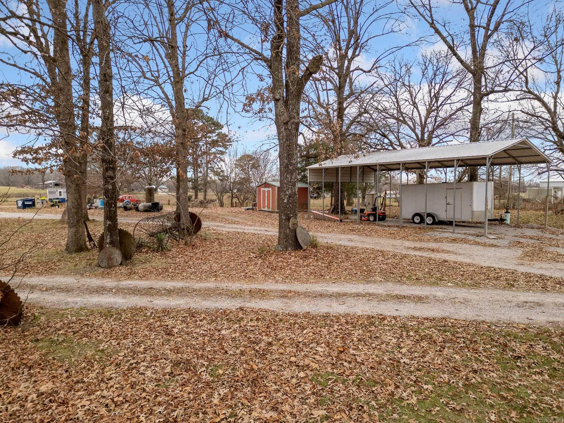 8049 N Highway 7 Property Photo 9