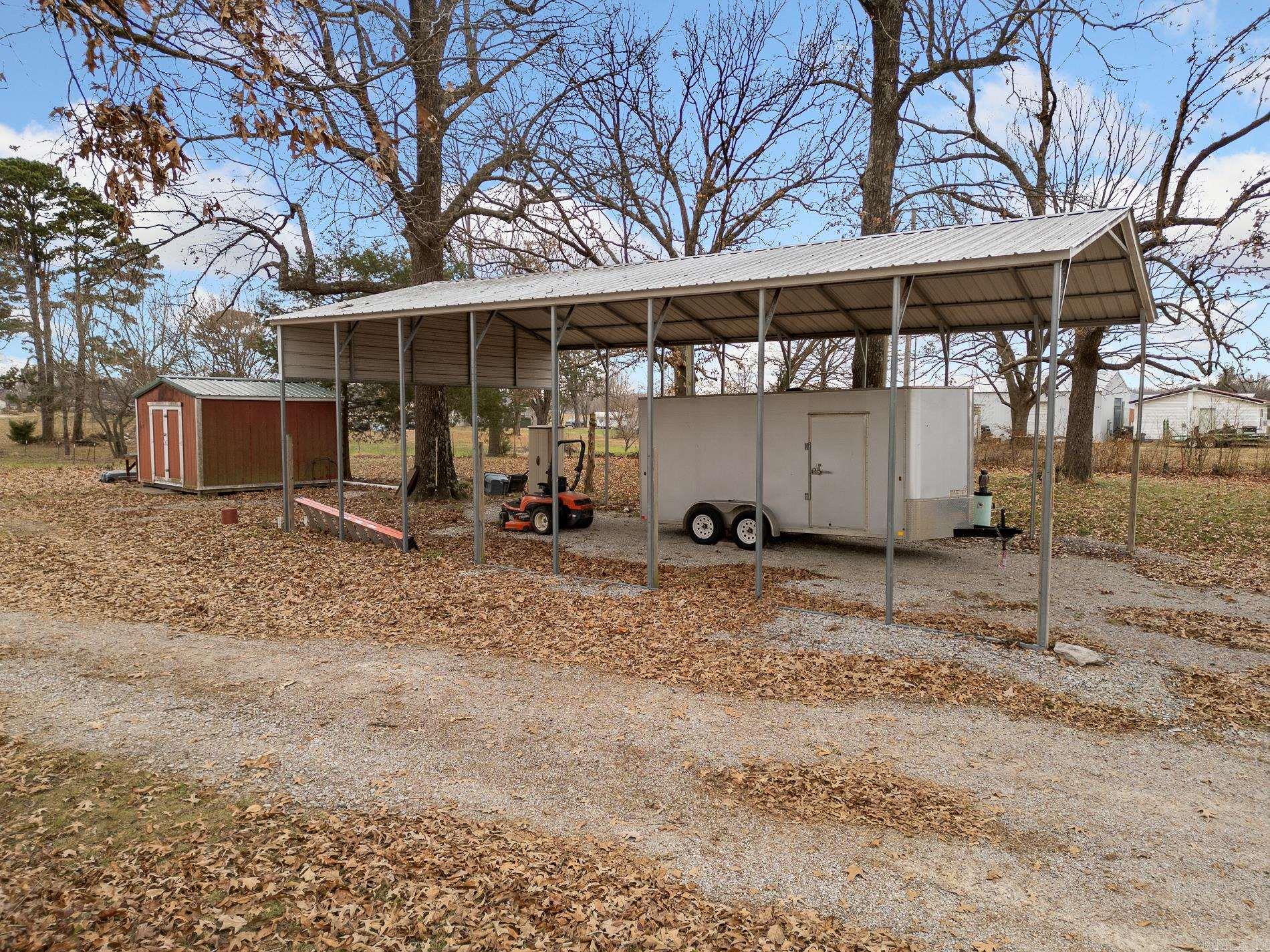 8049 N Highway 7 Property Photo 10