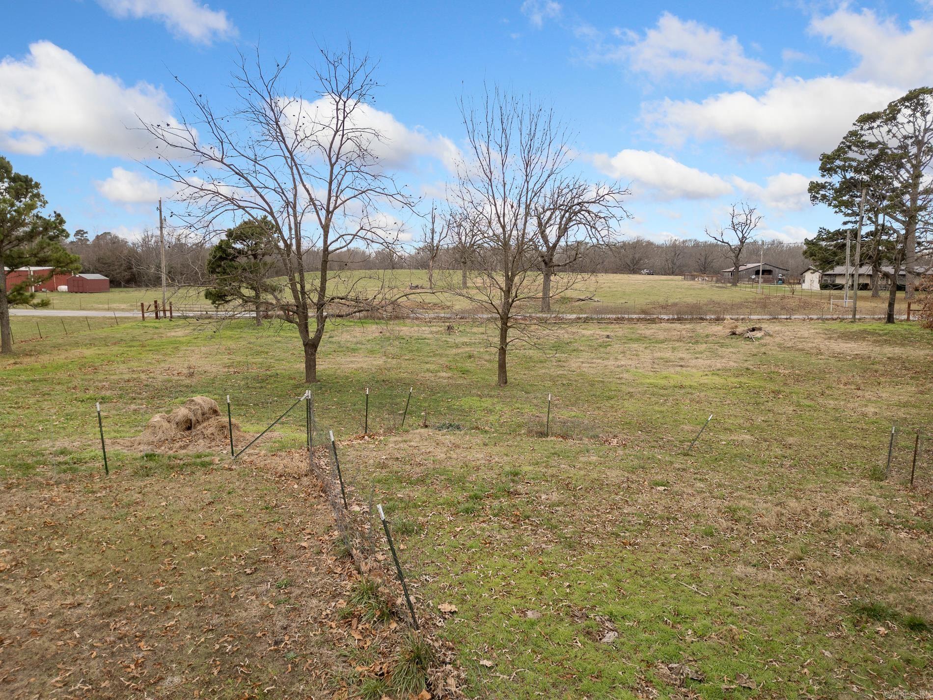 8049 N Highway 7 Property Photo 11