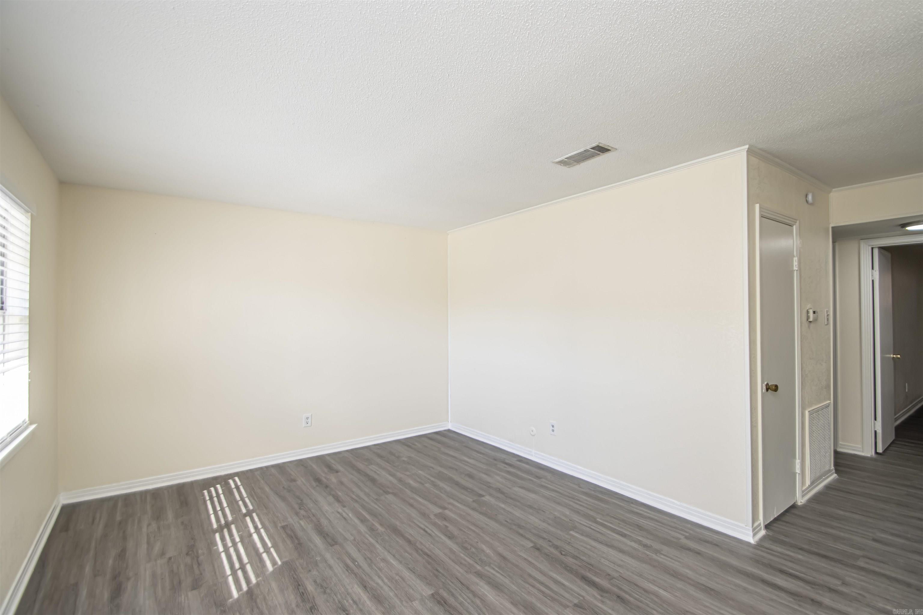 515 Brookside Drive Property Photo 3