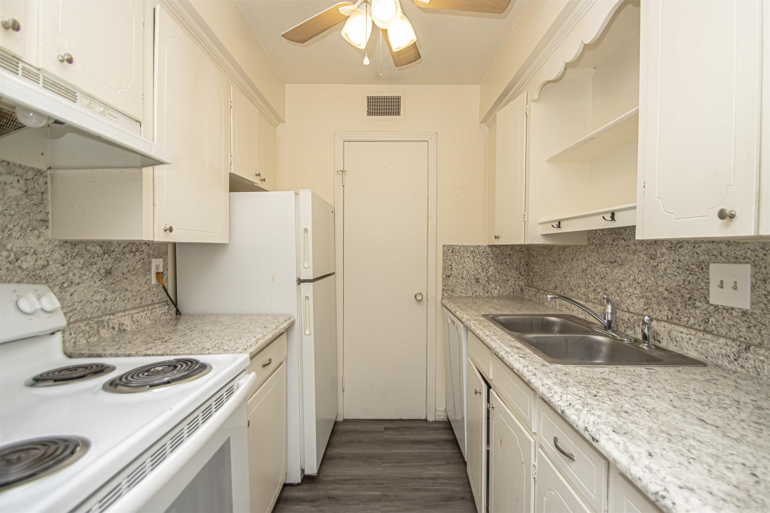 515 Brookside Drive Property Photo 6