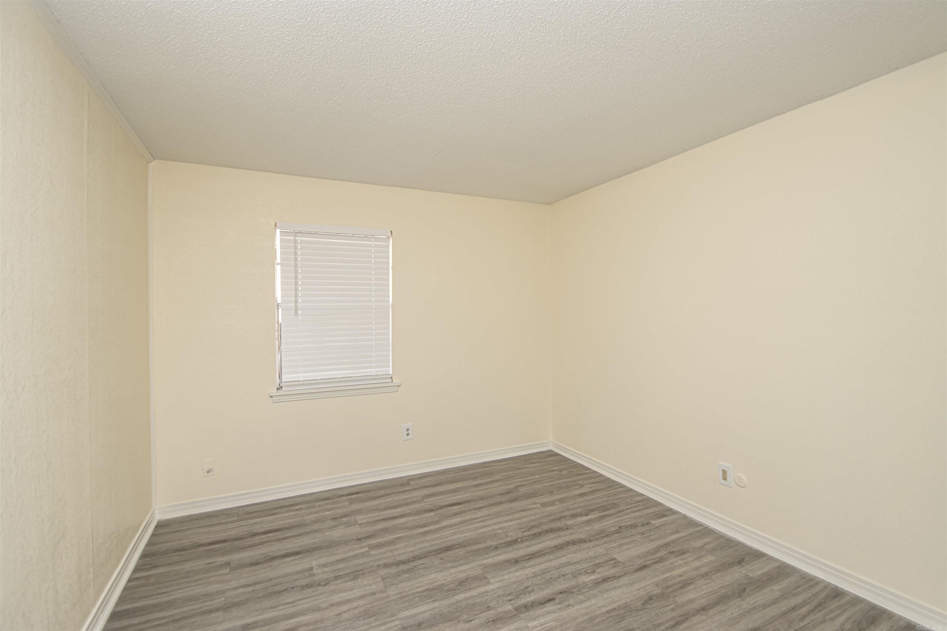 515 Brookside Drive Property Photo 7