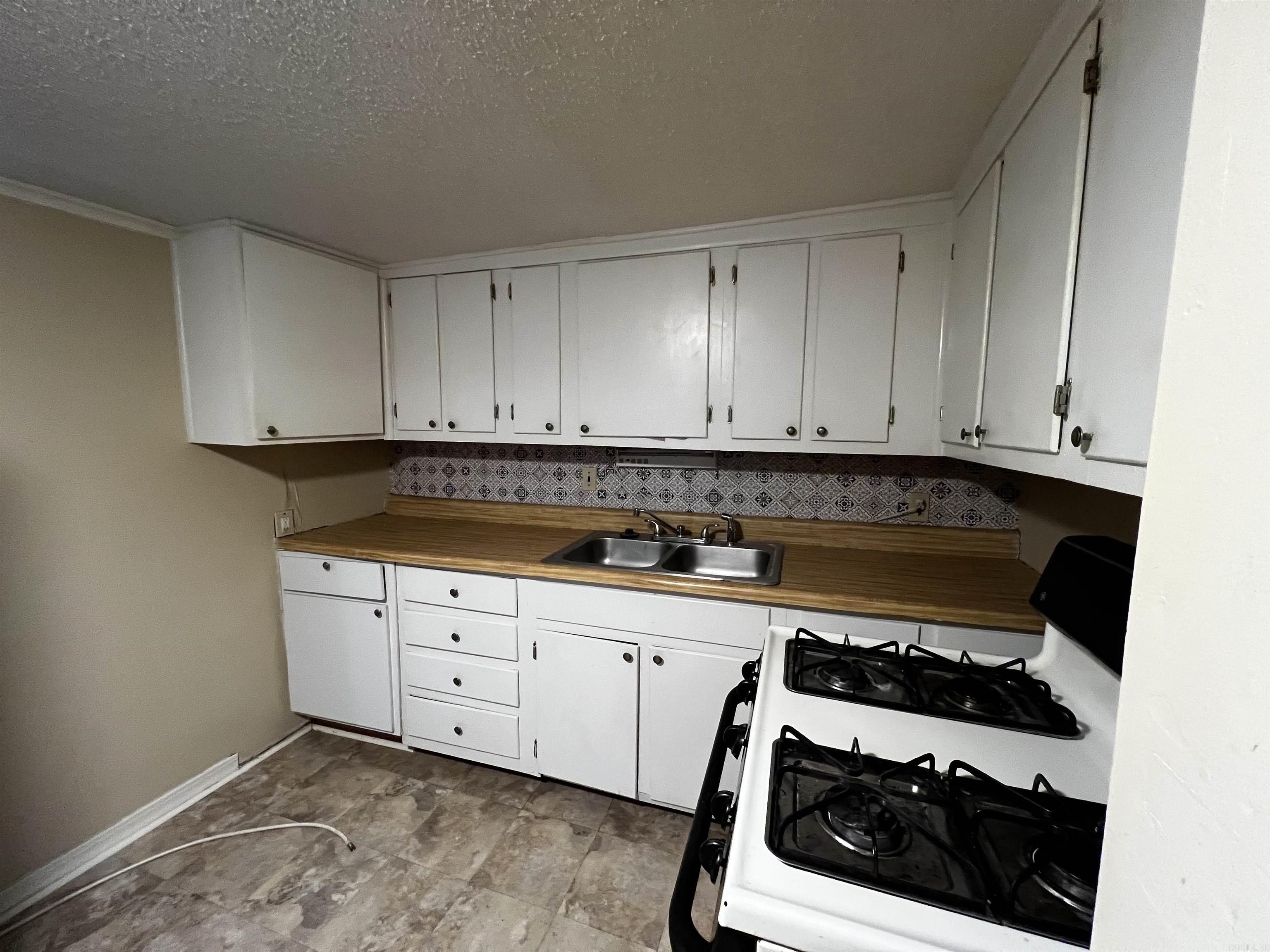 3501 Elam Street Property Photo 8