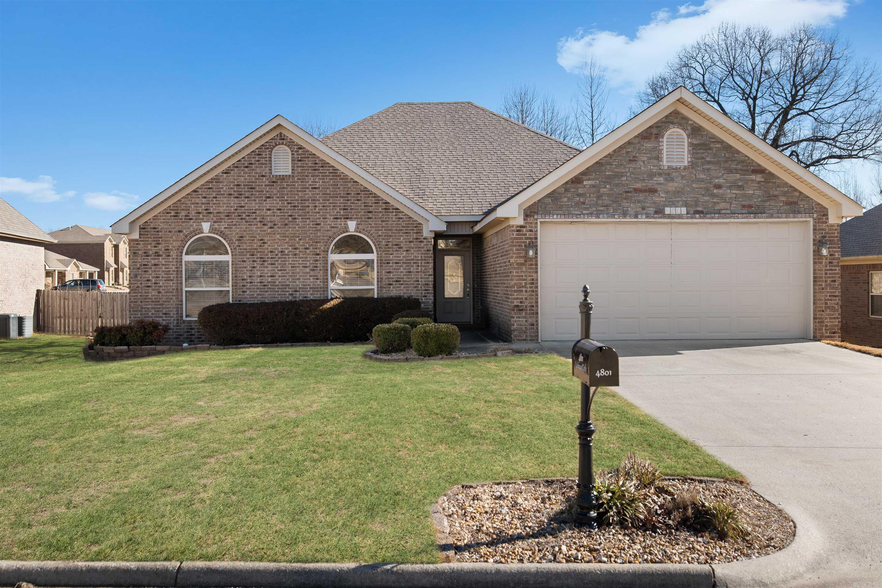4801 Lochmoor Circle Property Photo 1