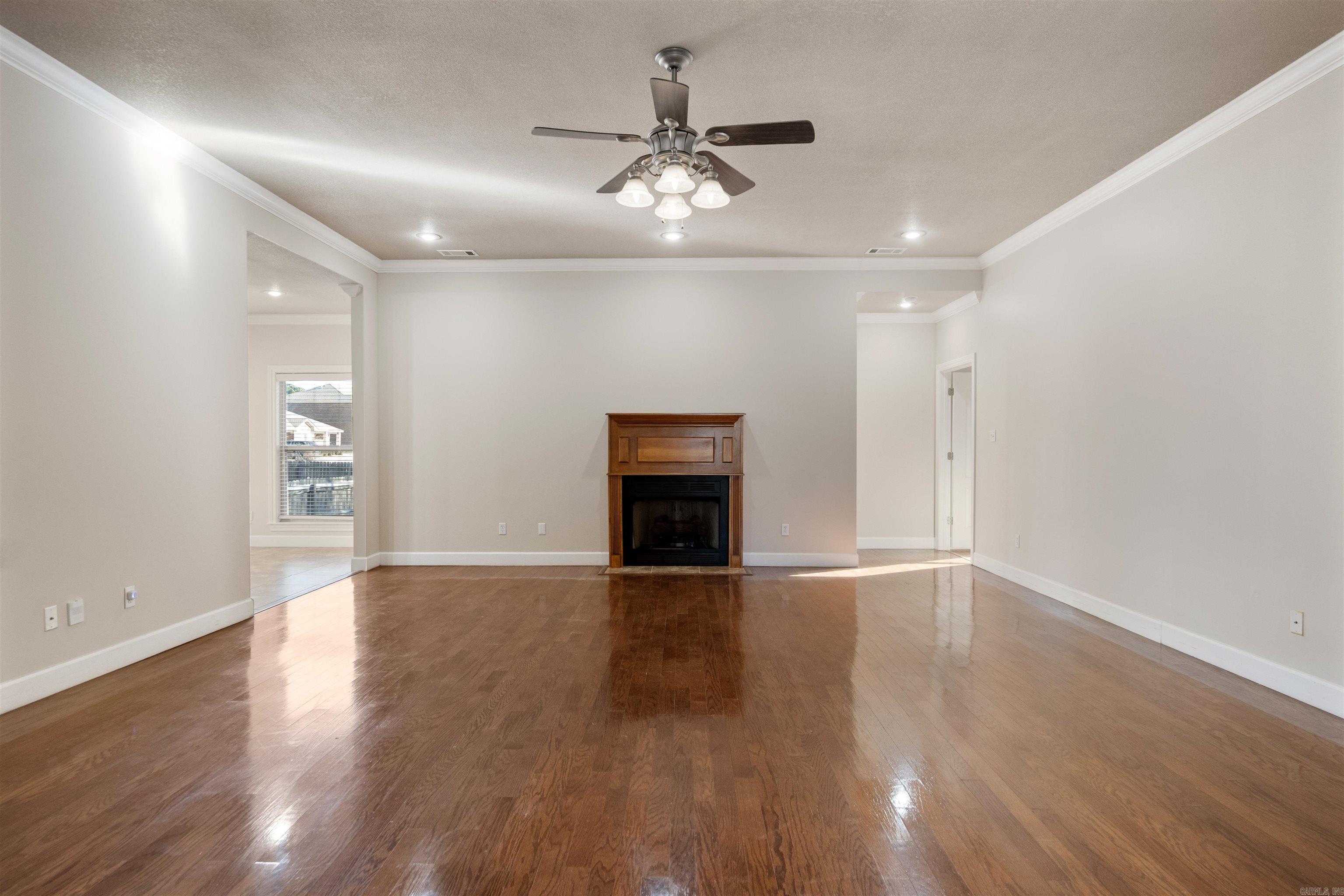 4801 Lochmoor Circle Property Photo 5