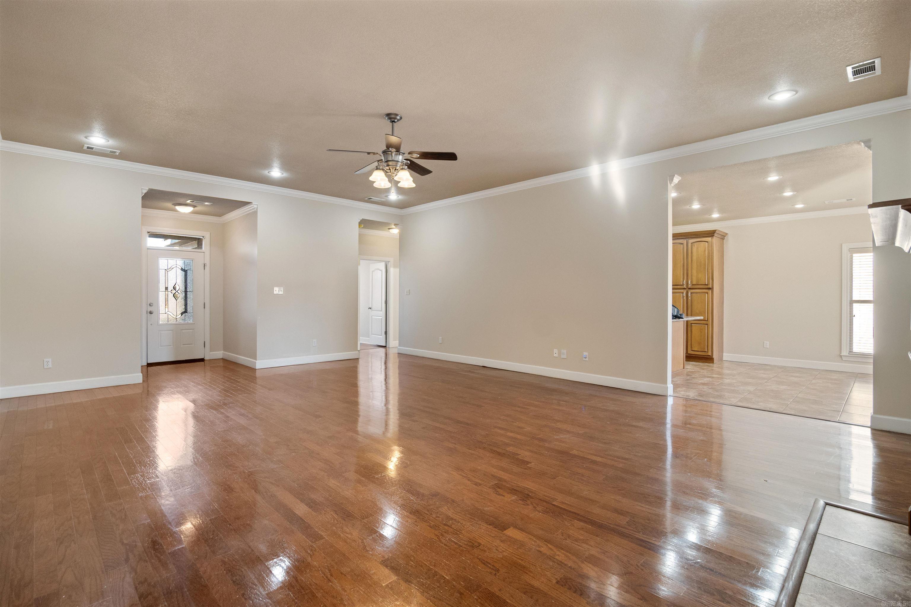 4801 Lochmoor Circle Property Photo 6