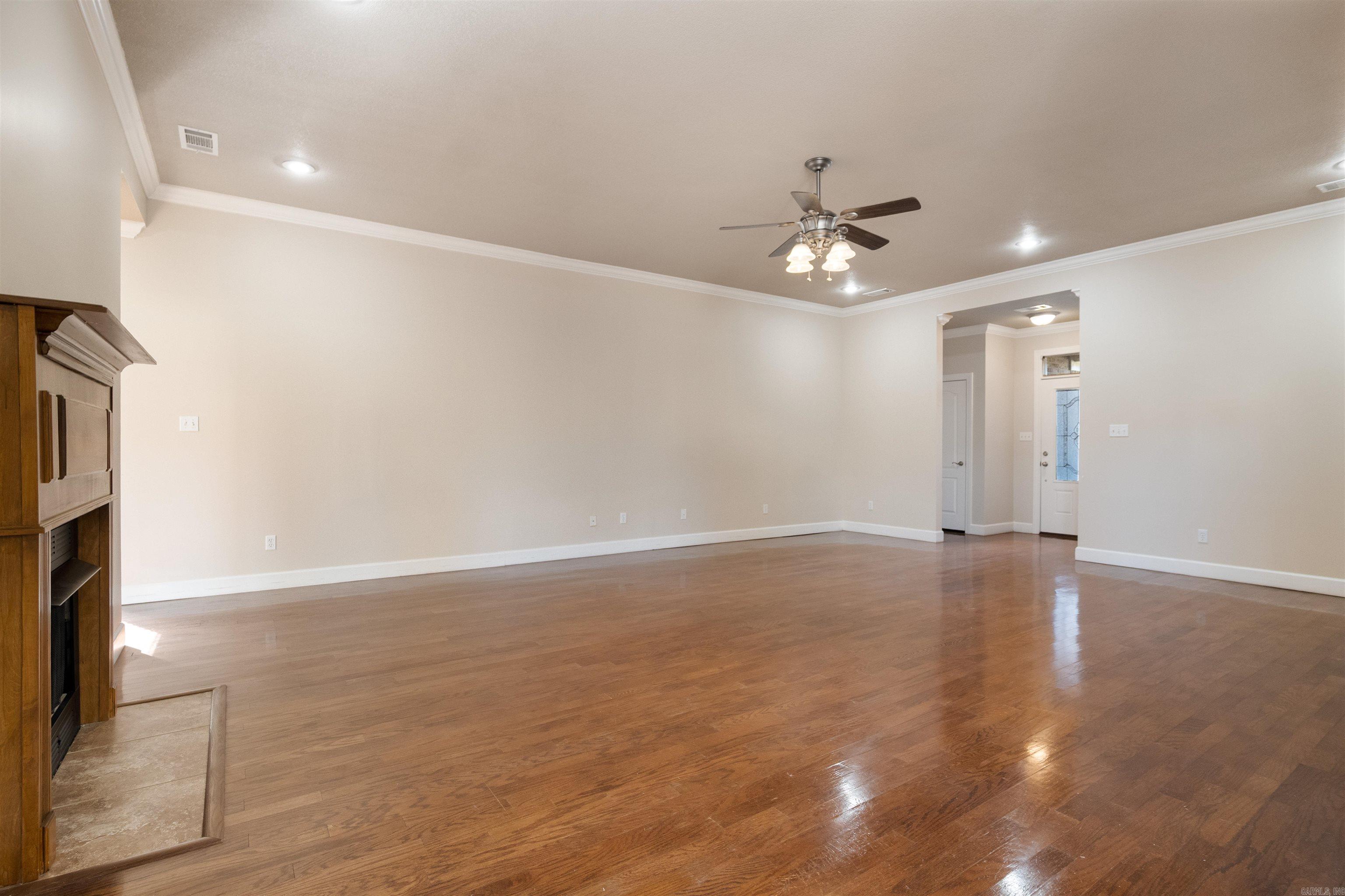 4801 Lochmoor Circle Property Photo 8