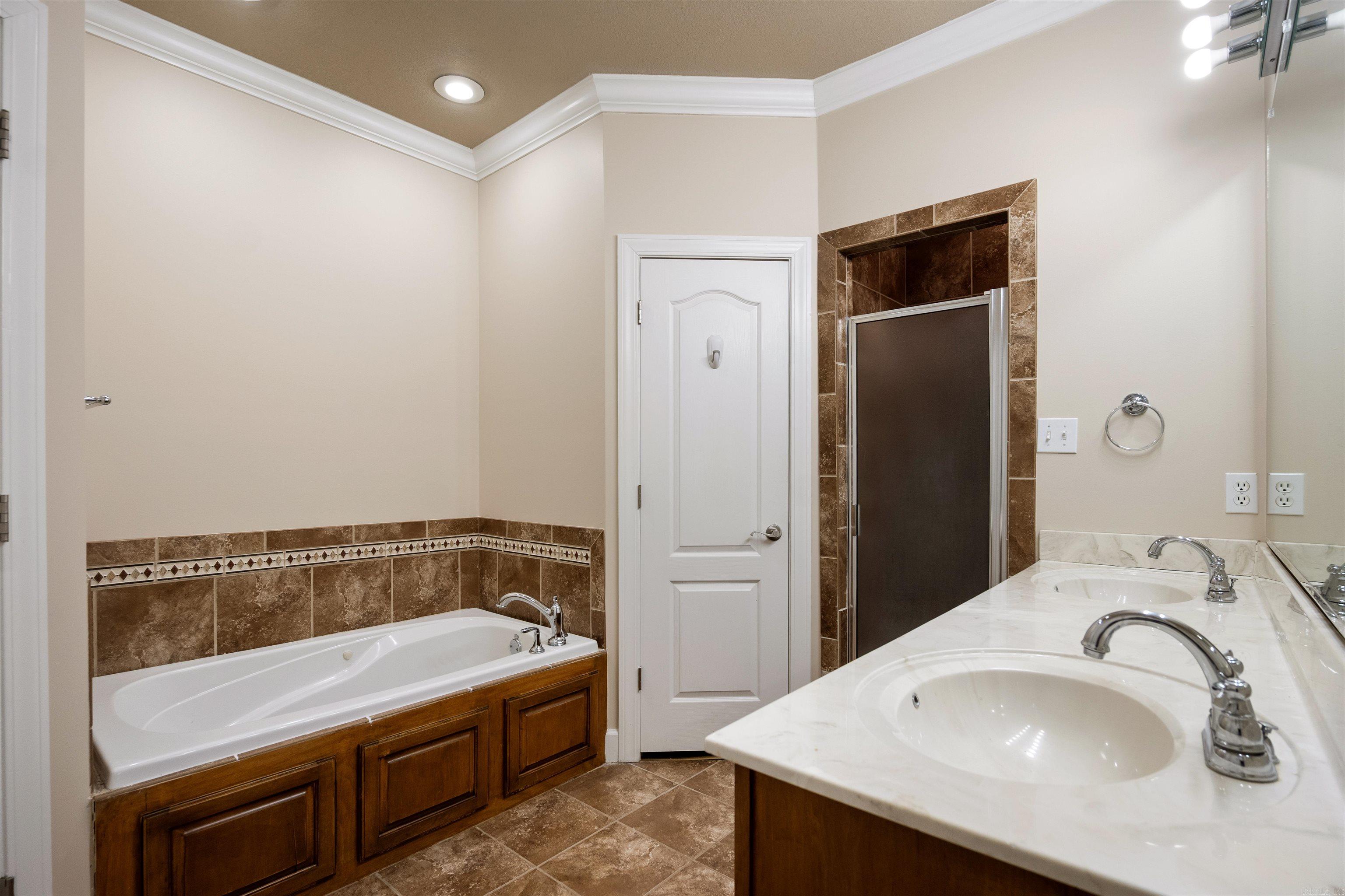 4801 Lochmoor Circle Property Photo 18