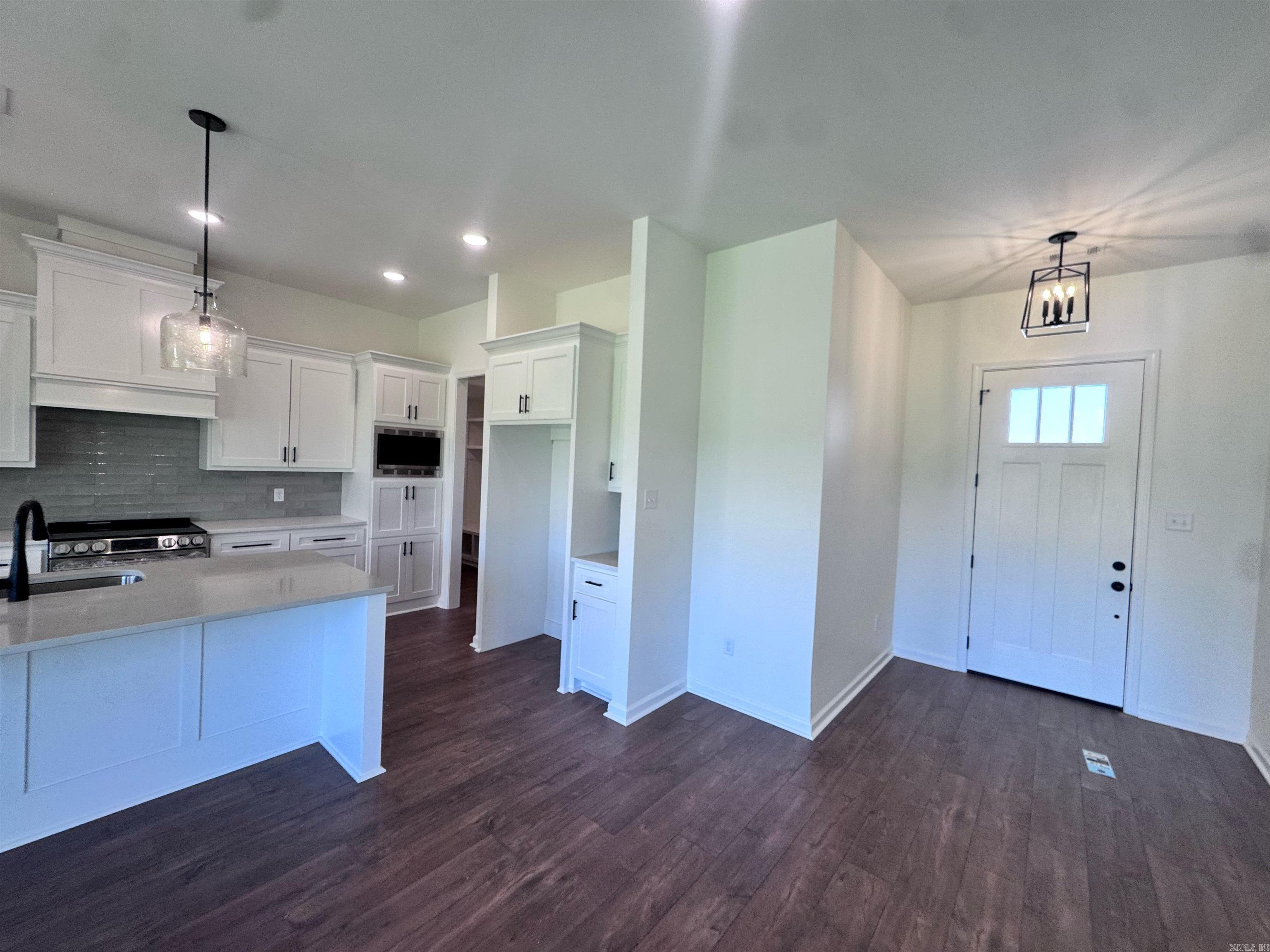 196 Kelton Lane Property Photo 10