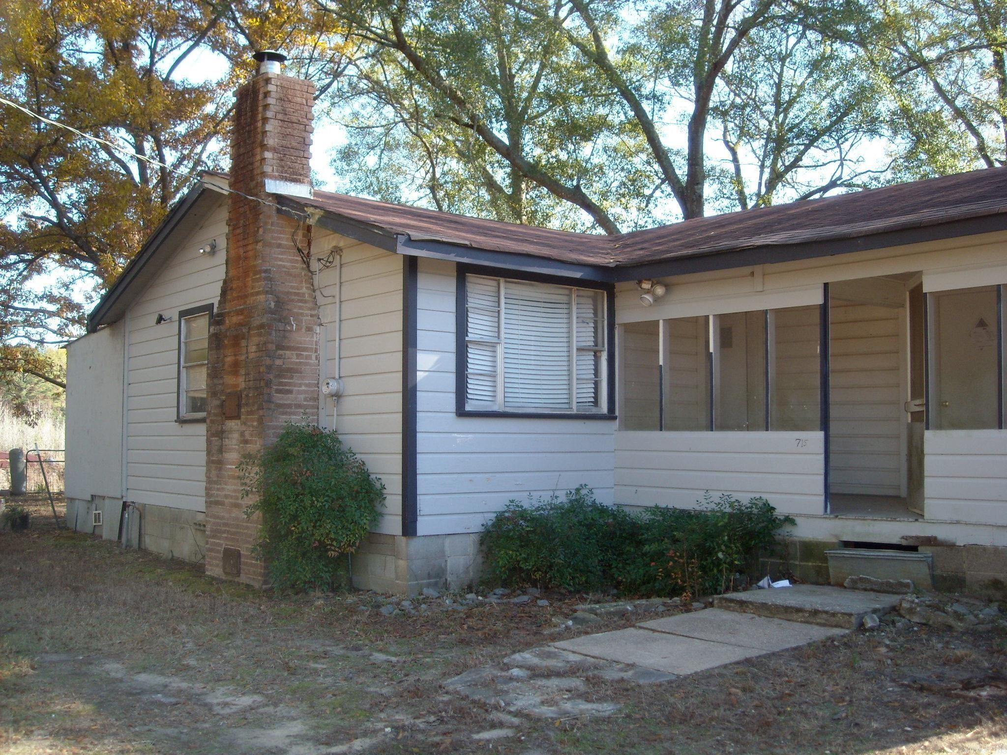 715 Oakland Road Property Photo 10