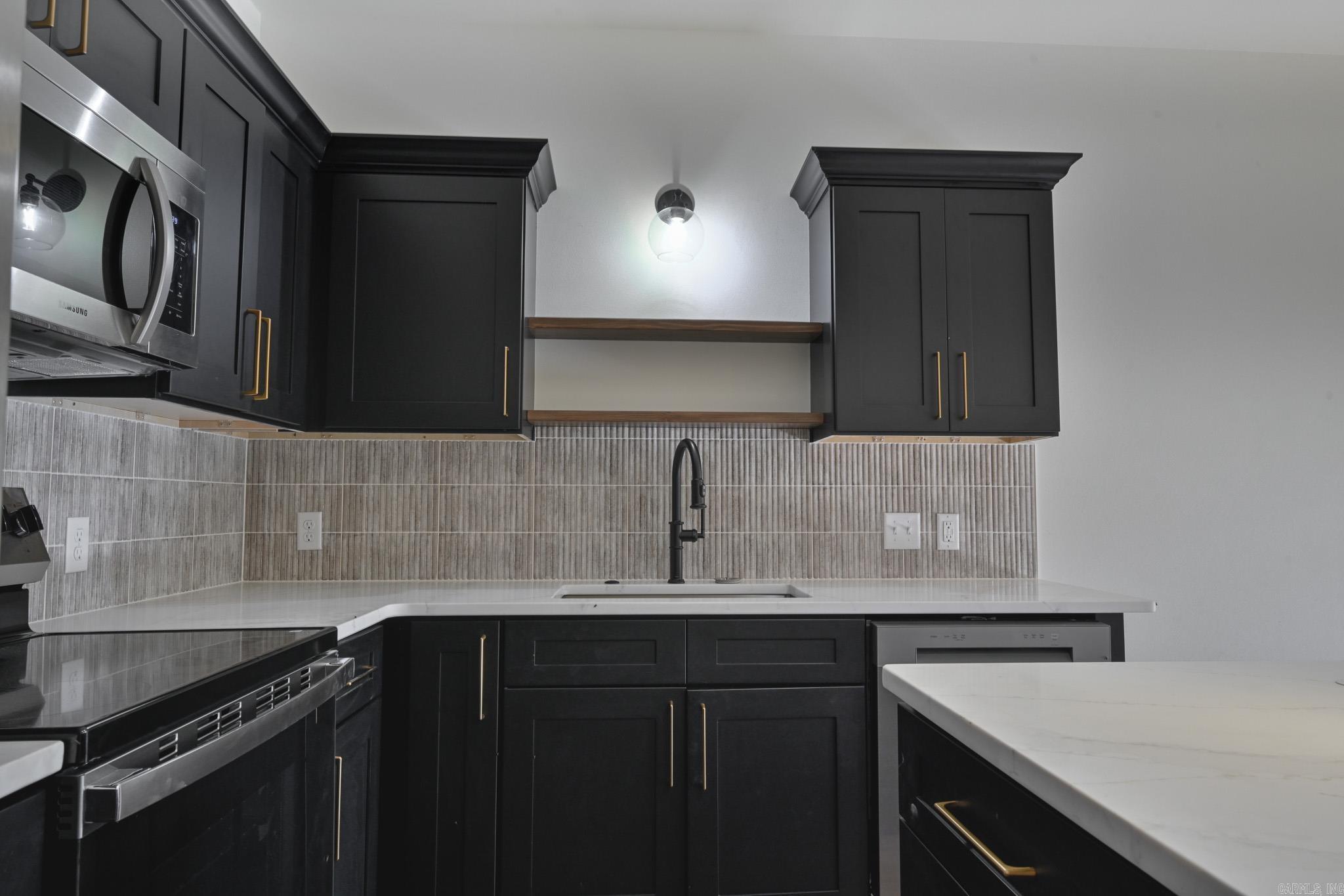 918 S. Reine Property Photo 4