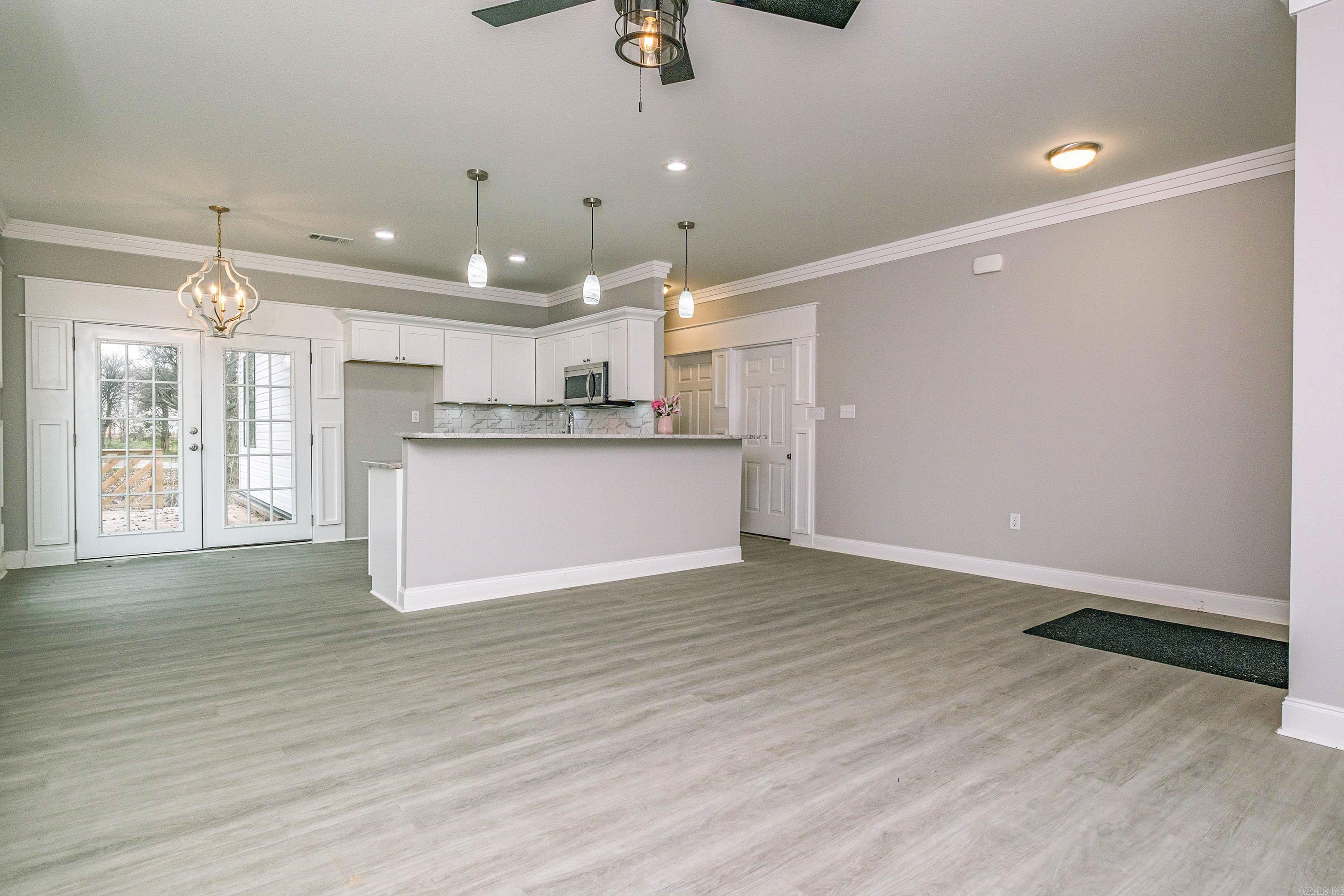 2919 Martel Avenue Property Photo 6