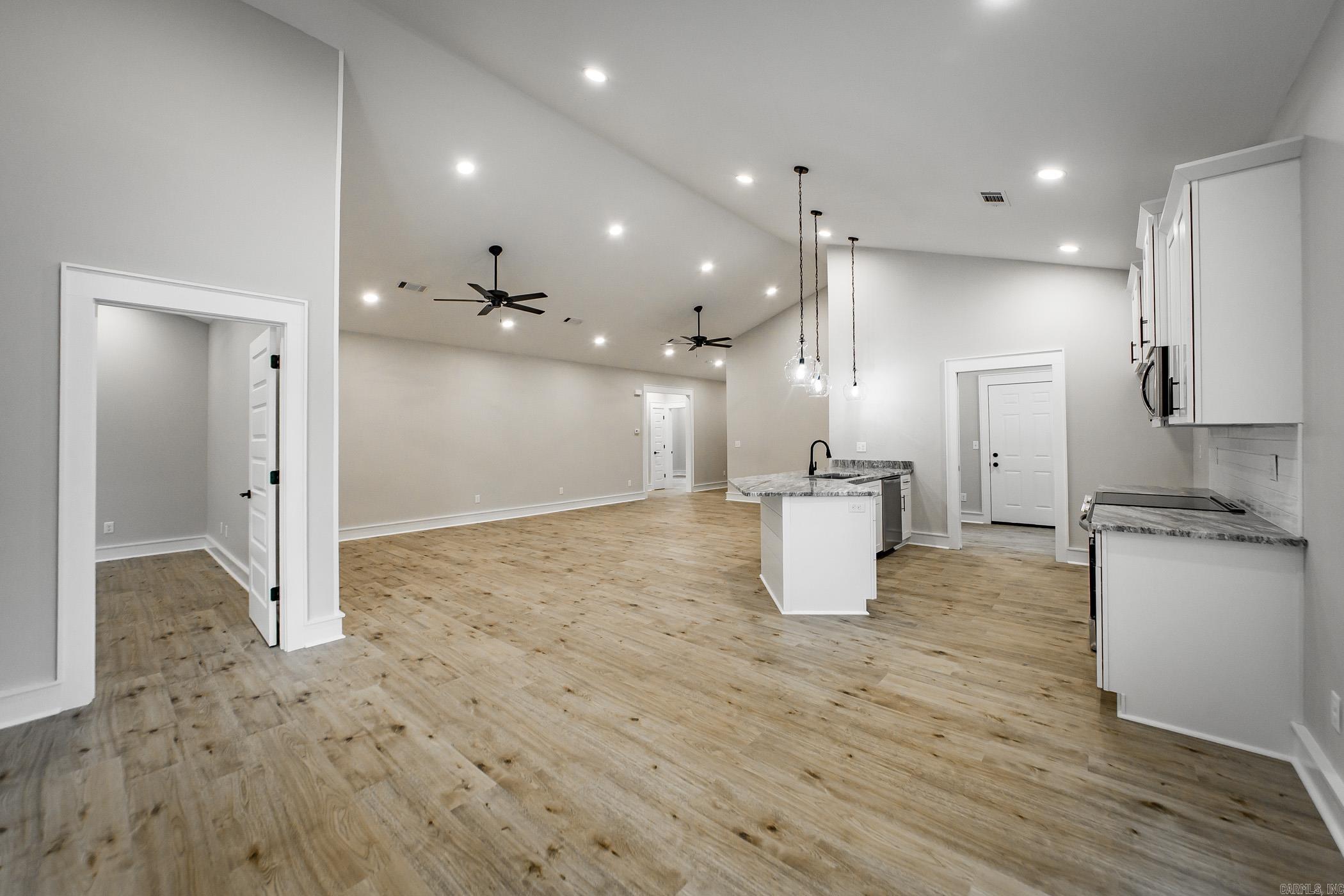 912 Lakeshore Drive Property Photo 11